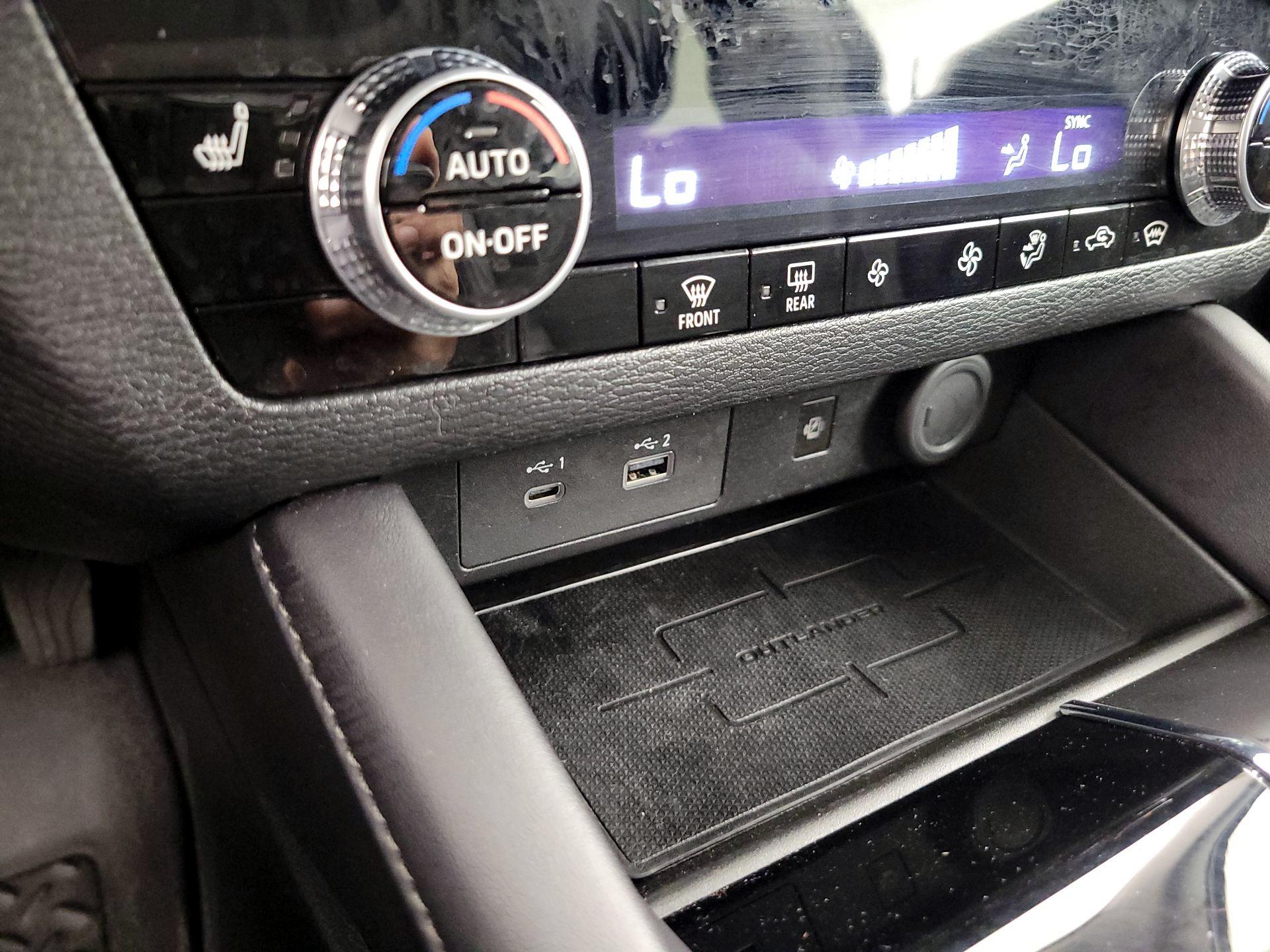 Thumbnail: 2024 Mitsubishi Outlander - 19