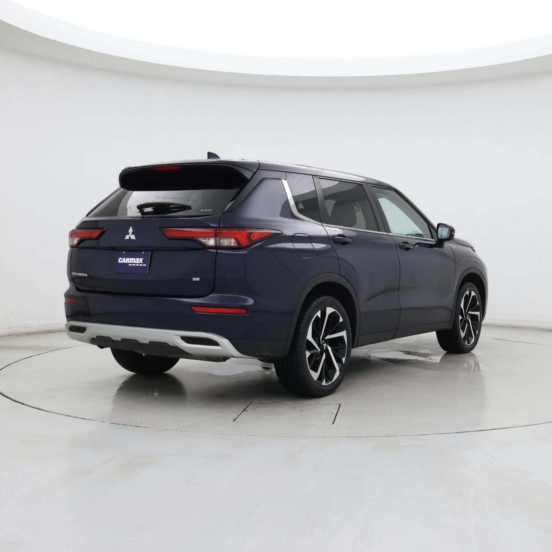 Thumbnail: 2024 Mitsubishi Outlander - 8