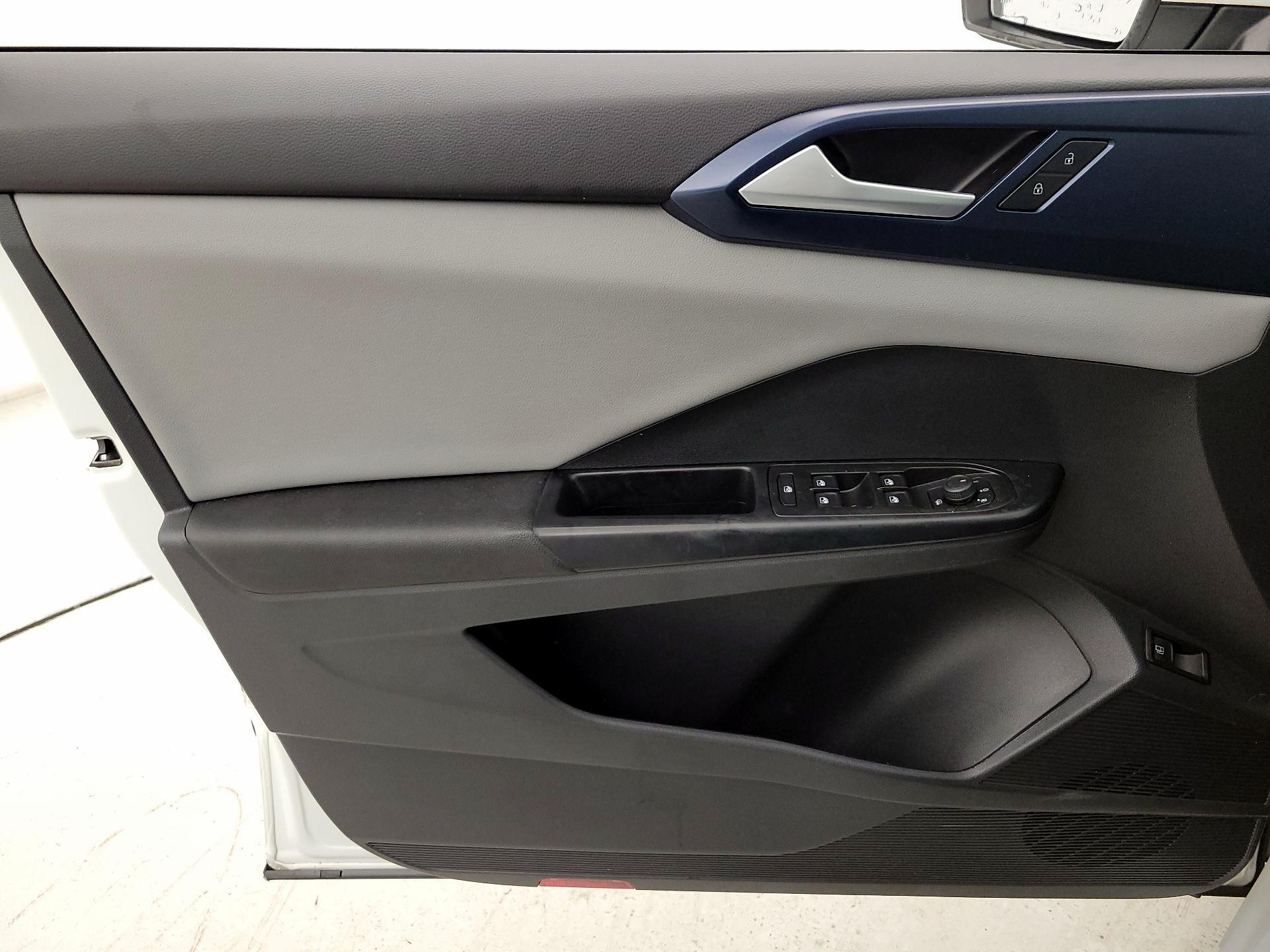 Thumbnail: 2023 Volkswagen Taos - 12