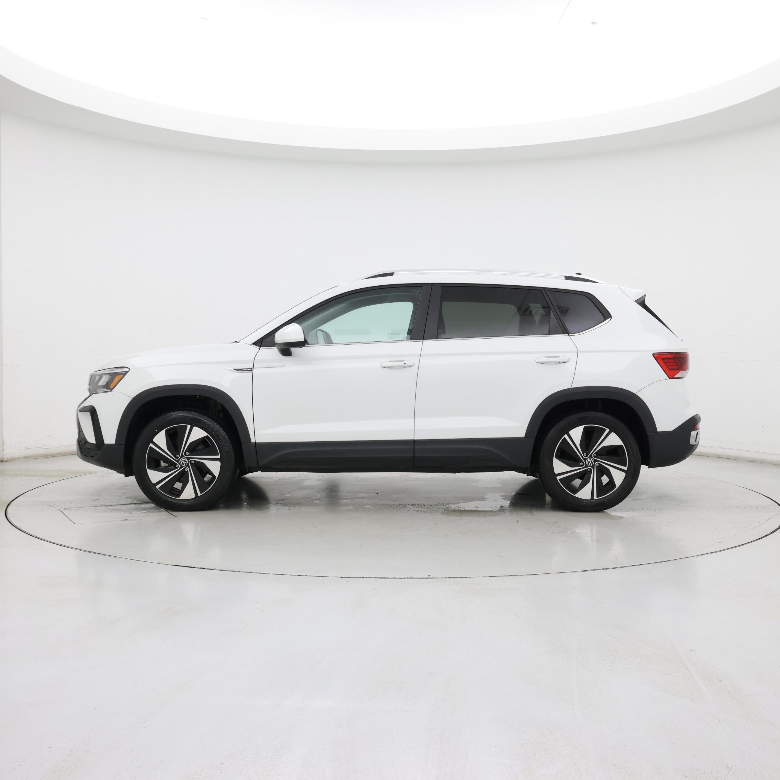 Thumbnail: 2023 Volkswagen Taos - 3
