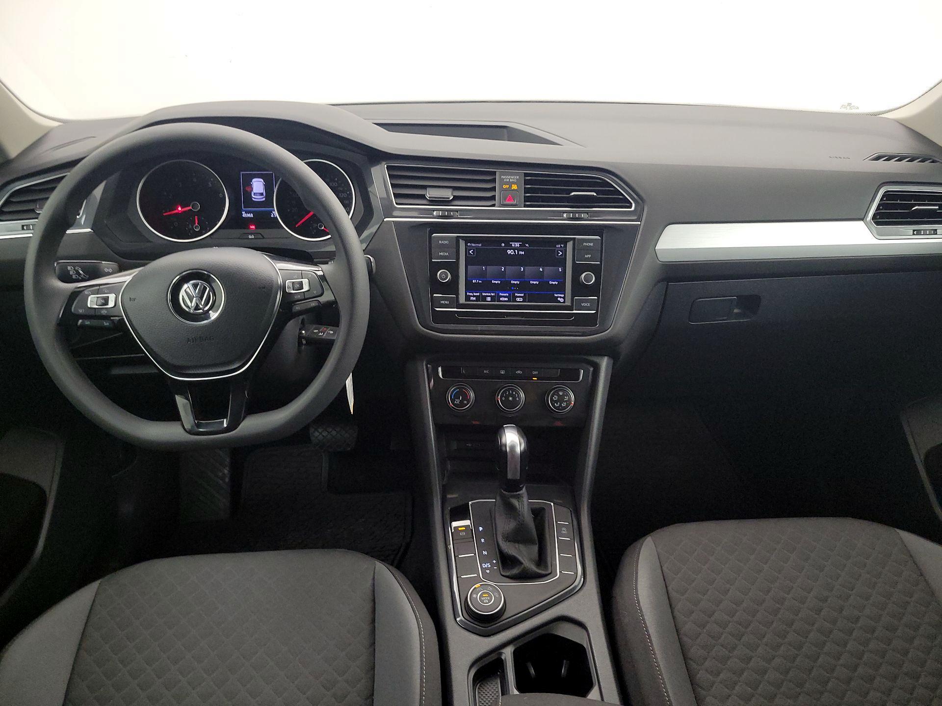 Thumbnail: 2020 Volkswagen Tiguan - 9