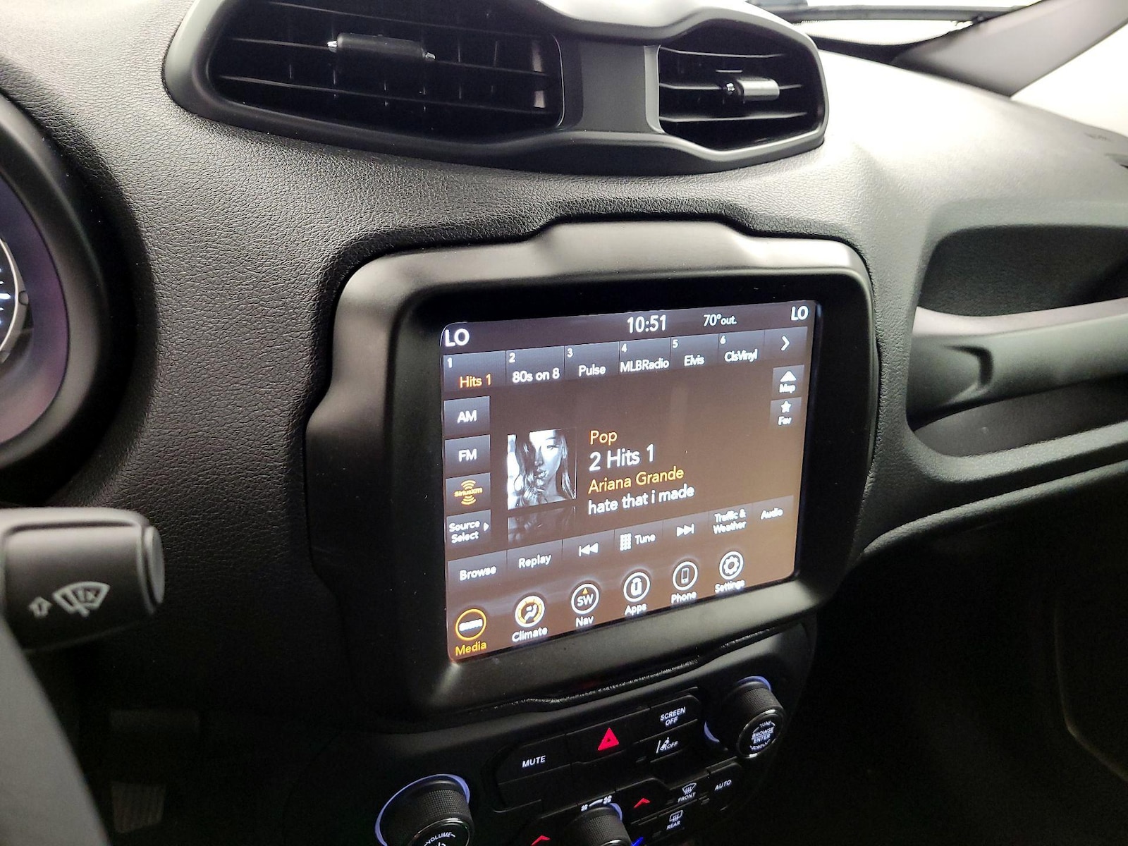 2023 Jeep Renegade Latitude - Photo 17