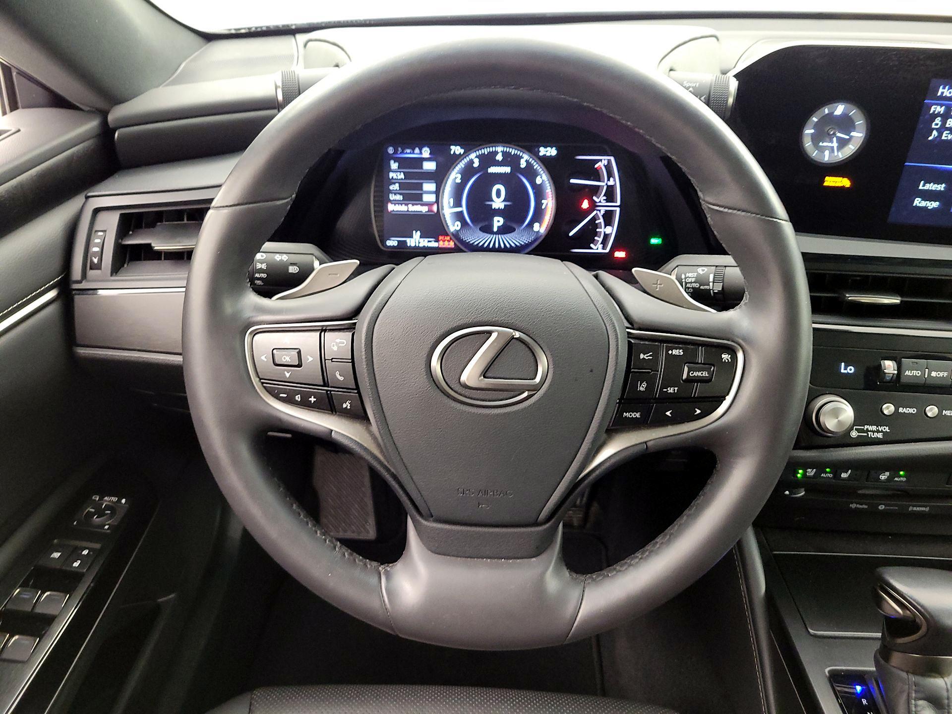 Thumbnail: 2022 Lexus ES - 10