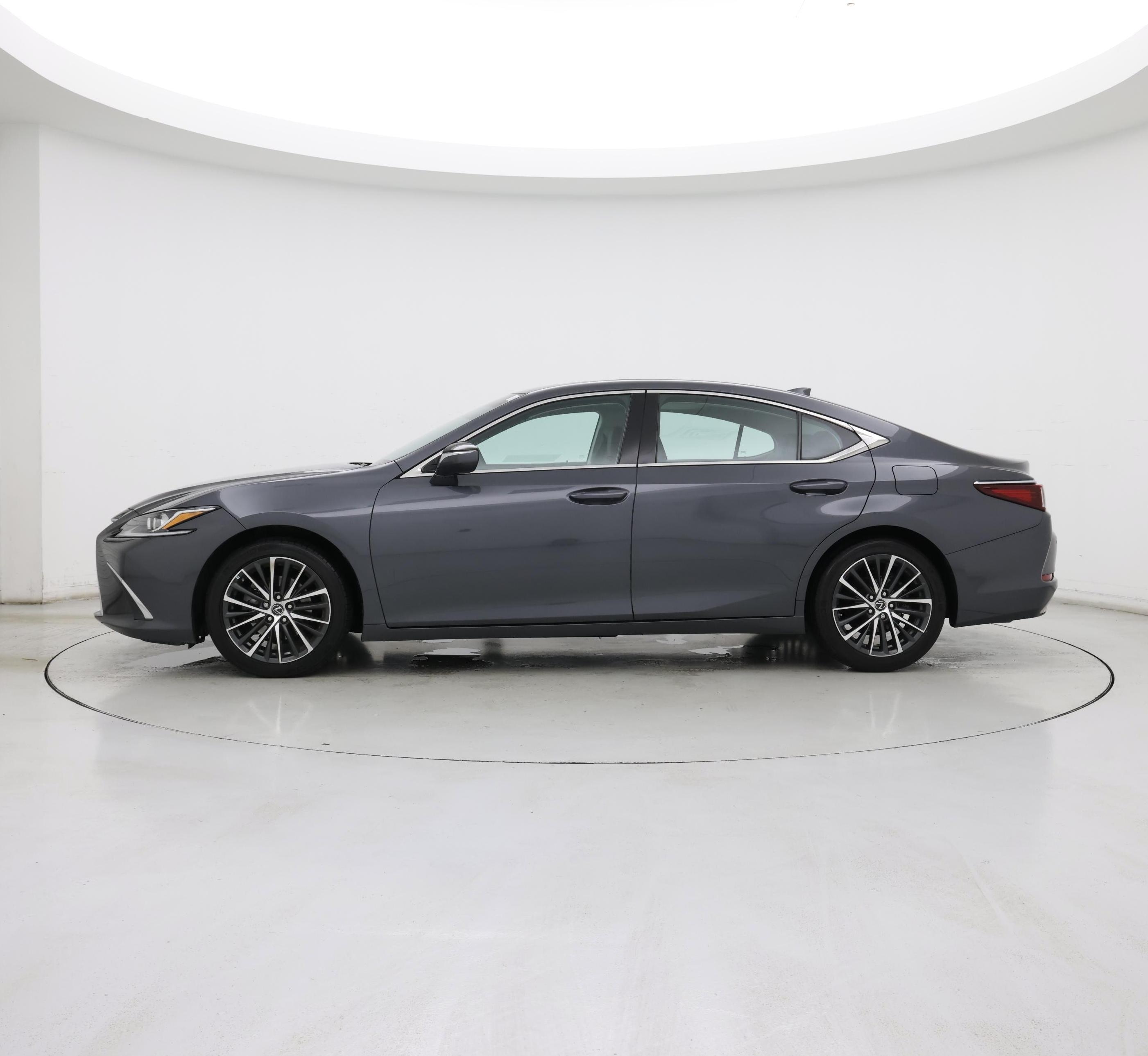 Thumbnail: 2022 Lexus ES - 3