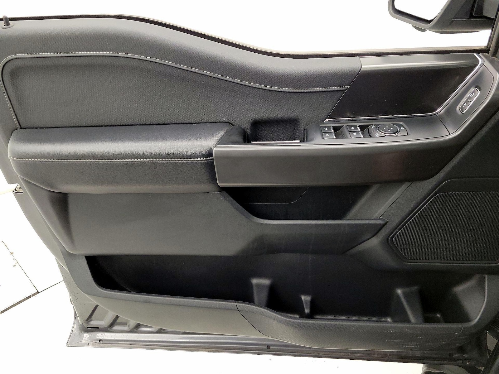 2024 Ford F-150 XLT - Photo 13
