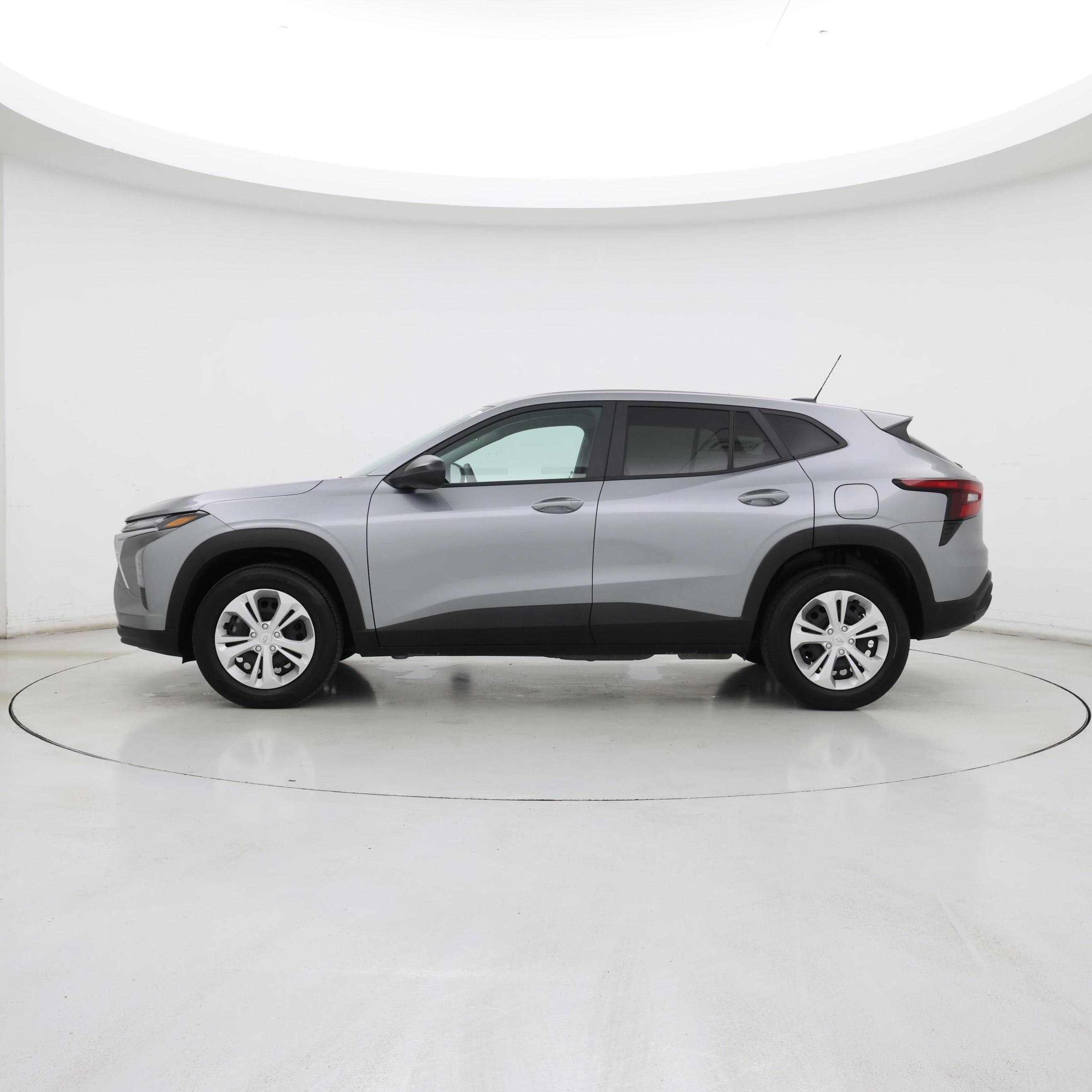Thumbnail: 2024 Chevrolet Trax - 3