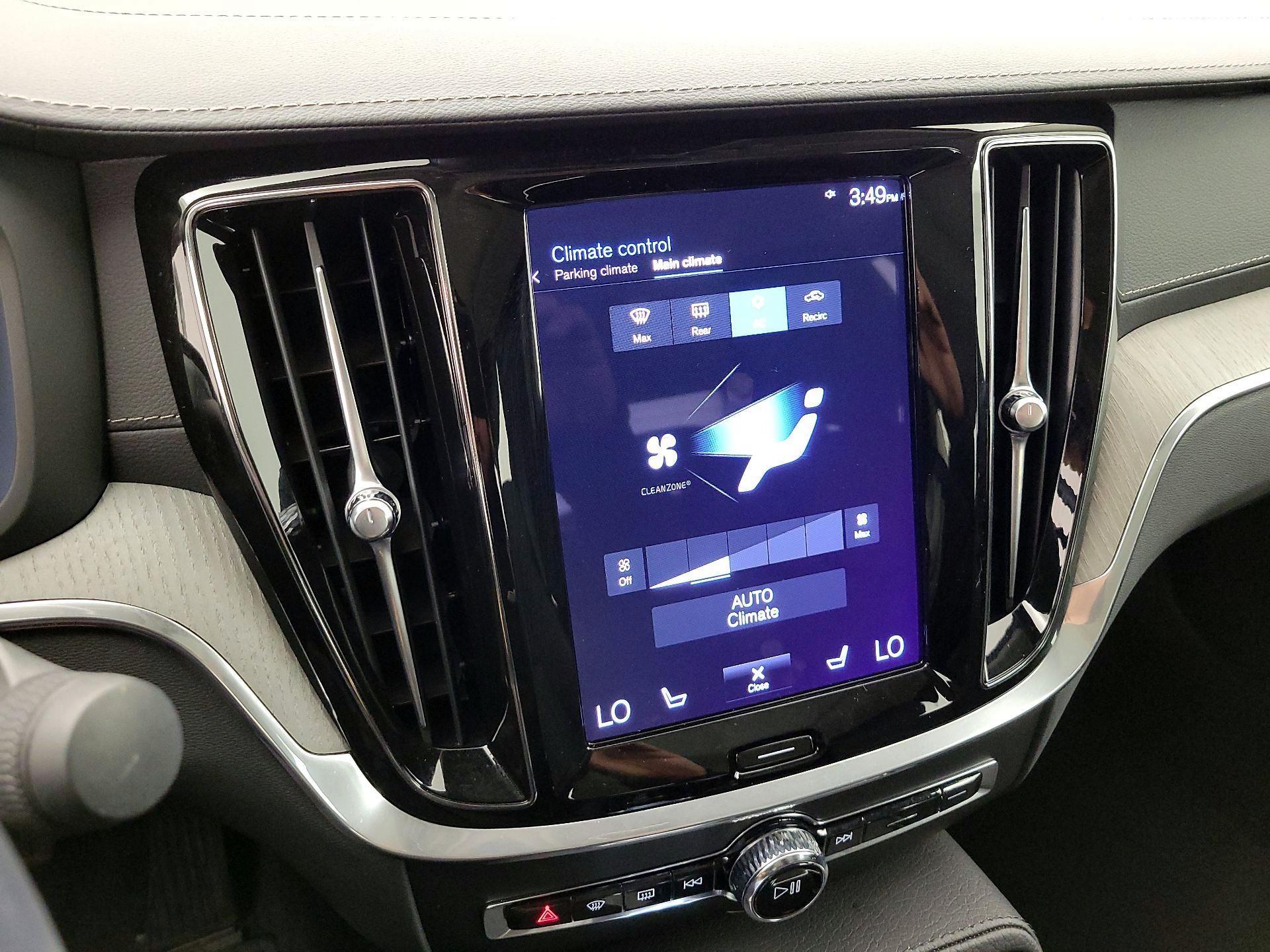 Thumbnail: 2022 Volvo S60 - 17