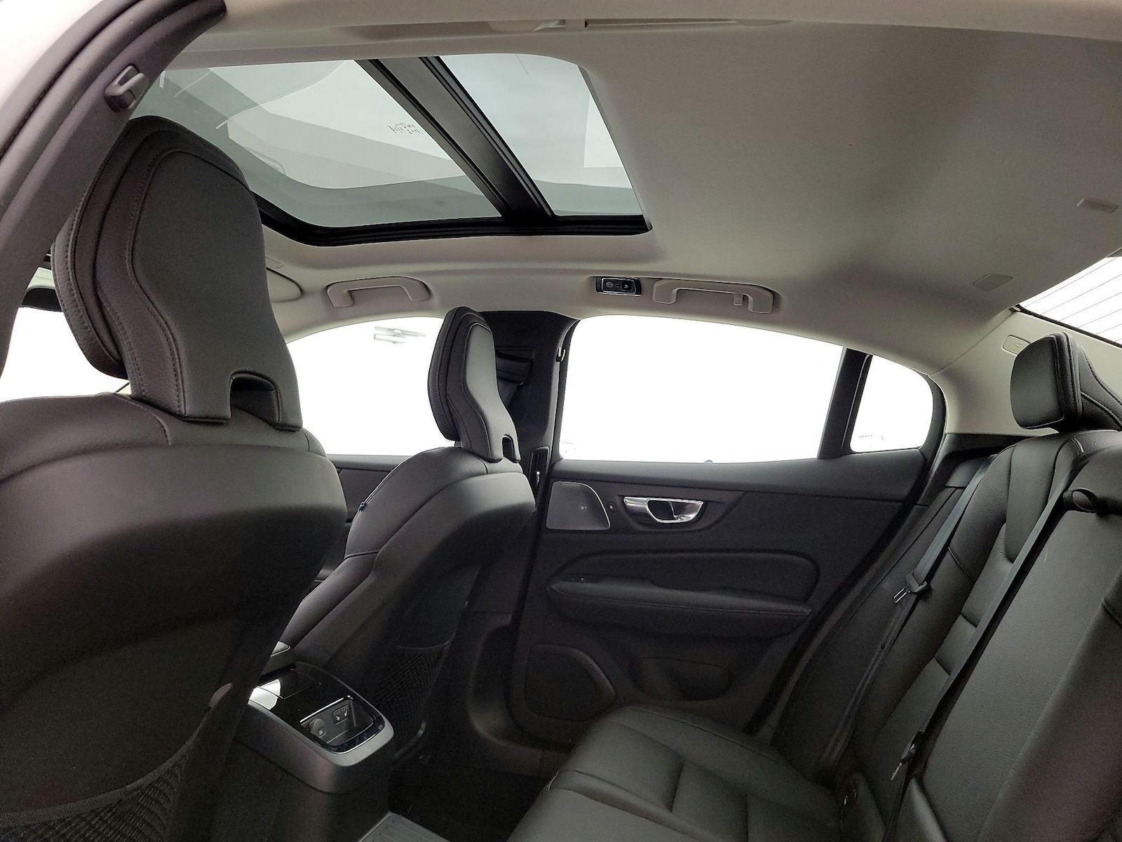 2022 Volvo S60 Inscription - Photo 25