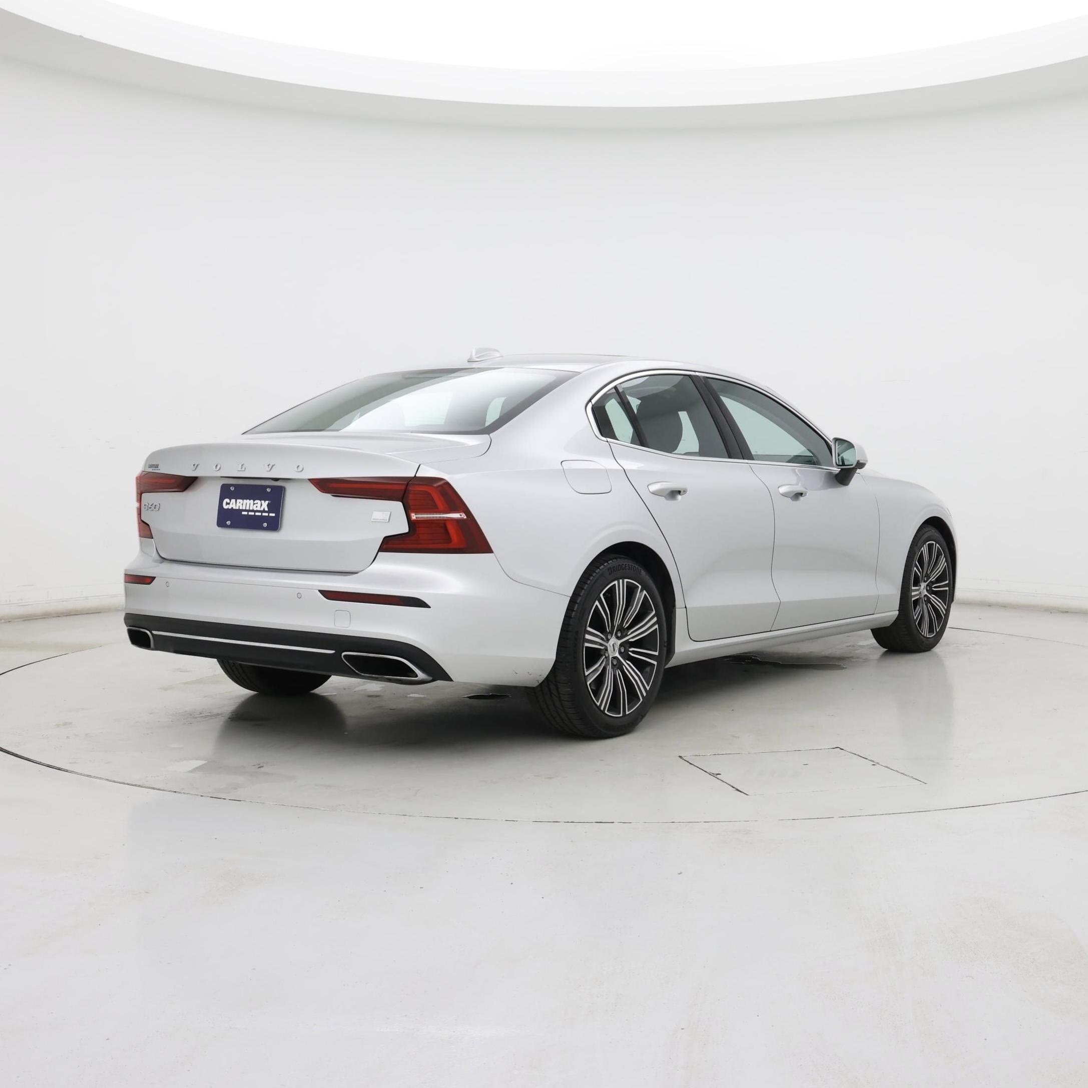 Thumbnail: 2022 Volvo S60 - 8