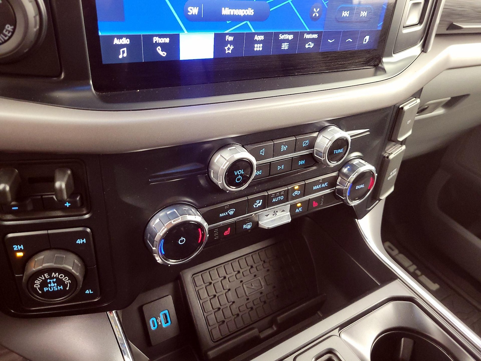 2024 Ford F-150 XLT - Photo 18