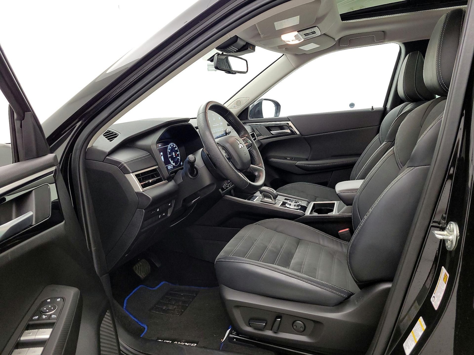 2023 Mitsubishi Outlander Plug-In Hybrid SE - Photo 12