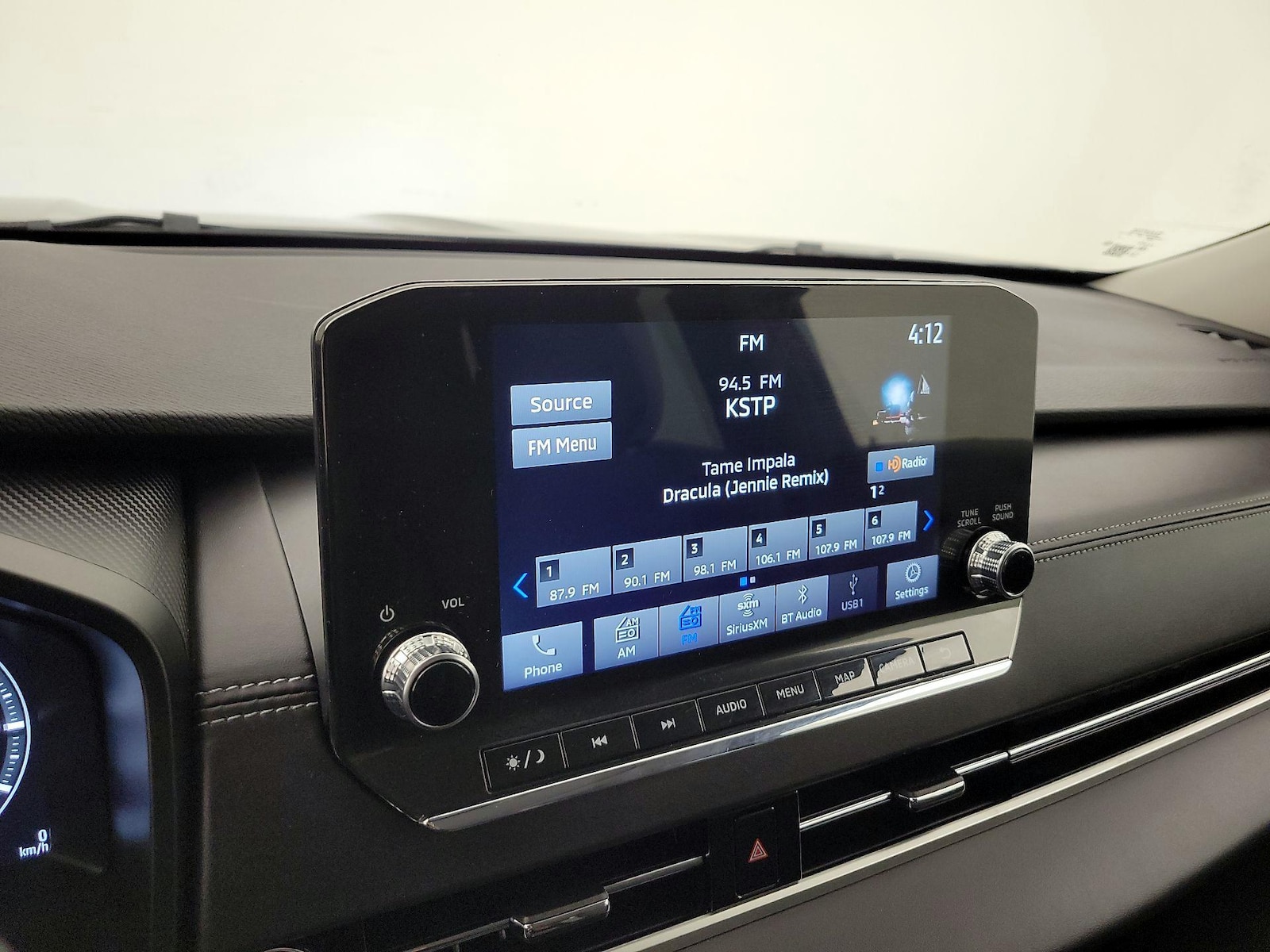 2023 Mitsubishi Outlander Plug-In Hybrid SE - Photo 16