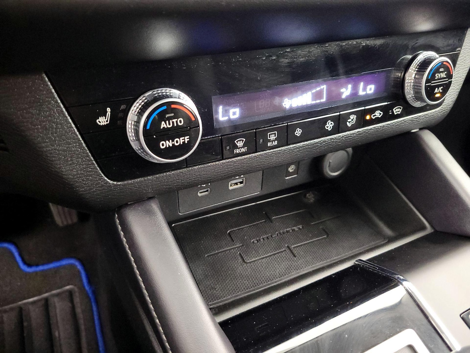 2023 Mitsubishi Outlander Plug-In Hybrid SE - Photo 19