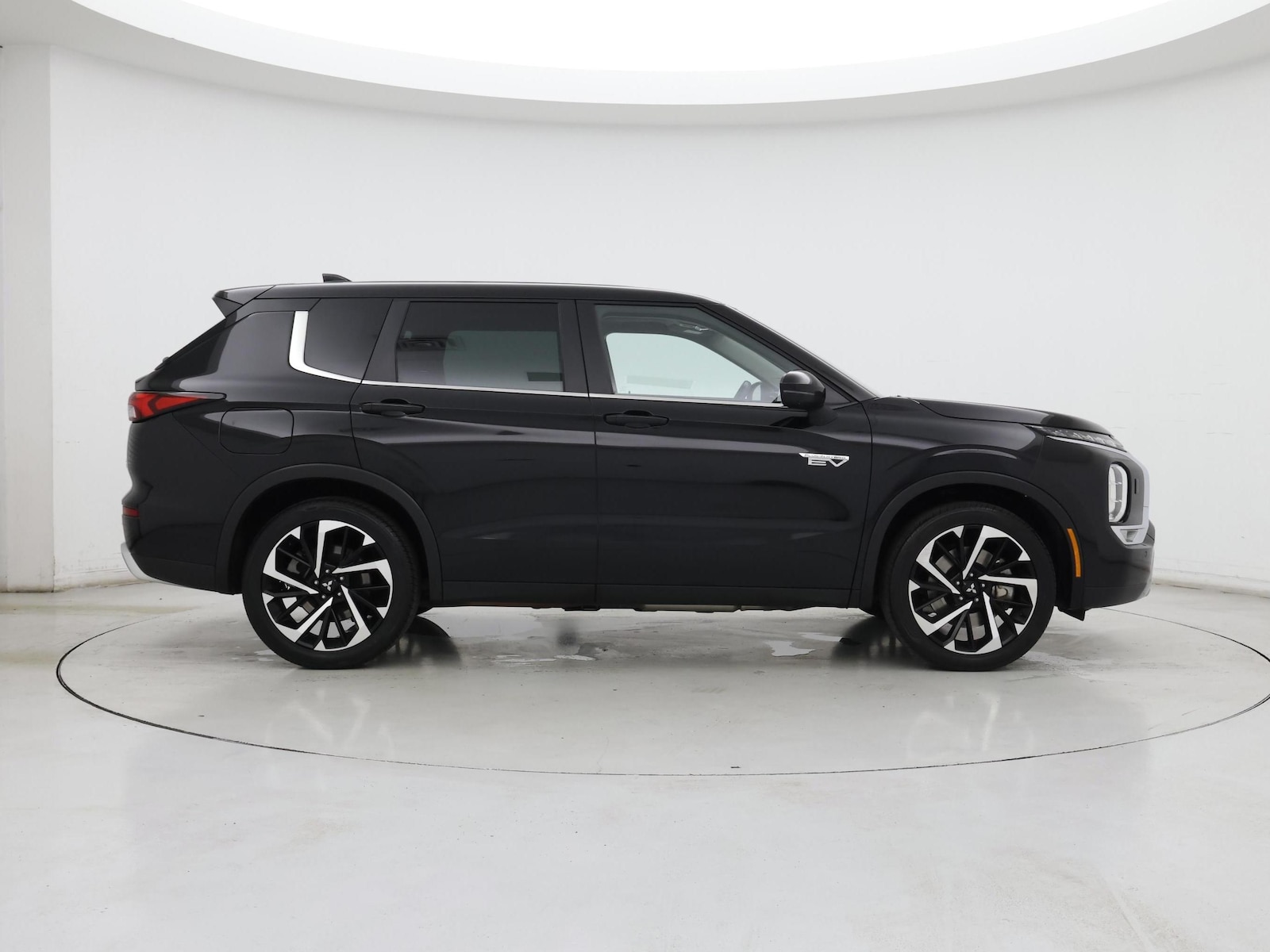 2023 Mitsubishi Outlander Plug-In Hybrid SE - Photo 8