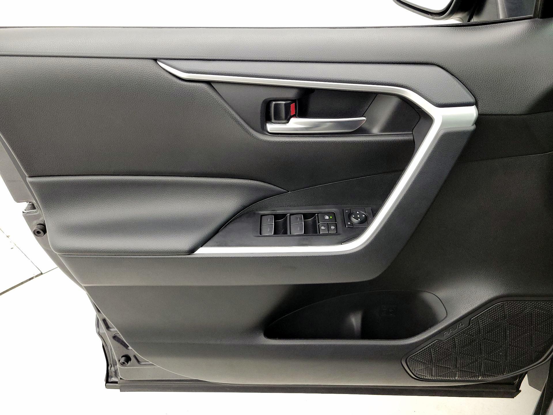 Thumbnail: 2024 Toyota RAV4 - 12