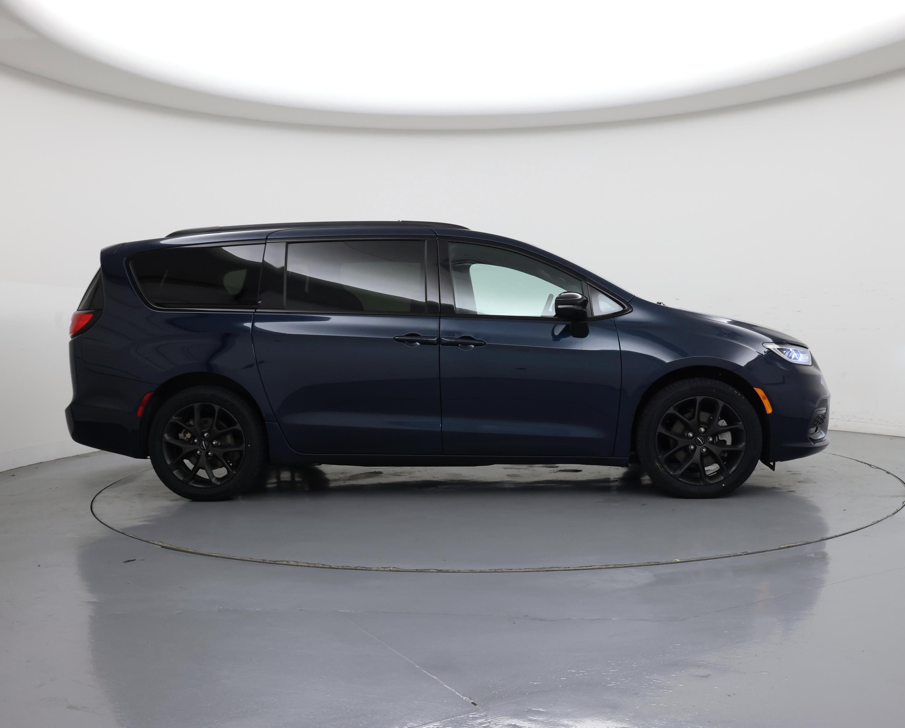Thumbnail: 2024 Chrysler Pacifica - 7