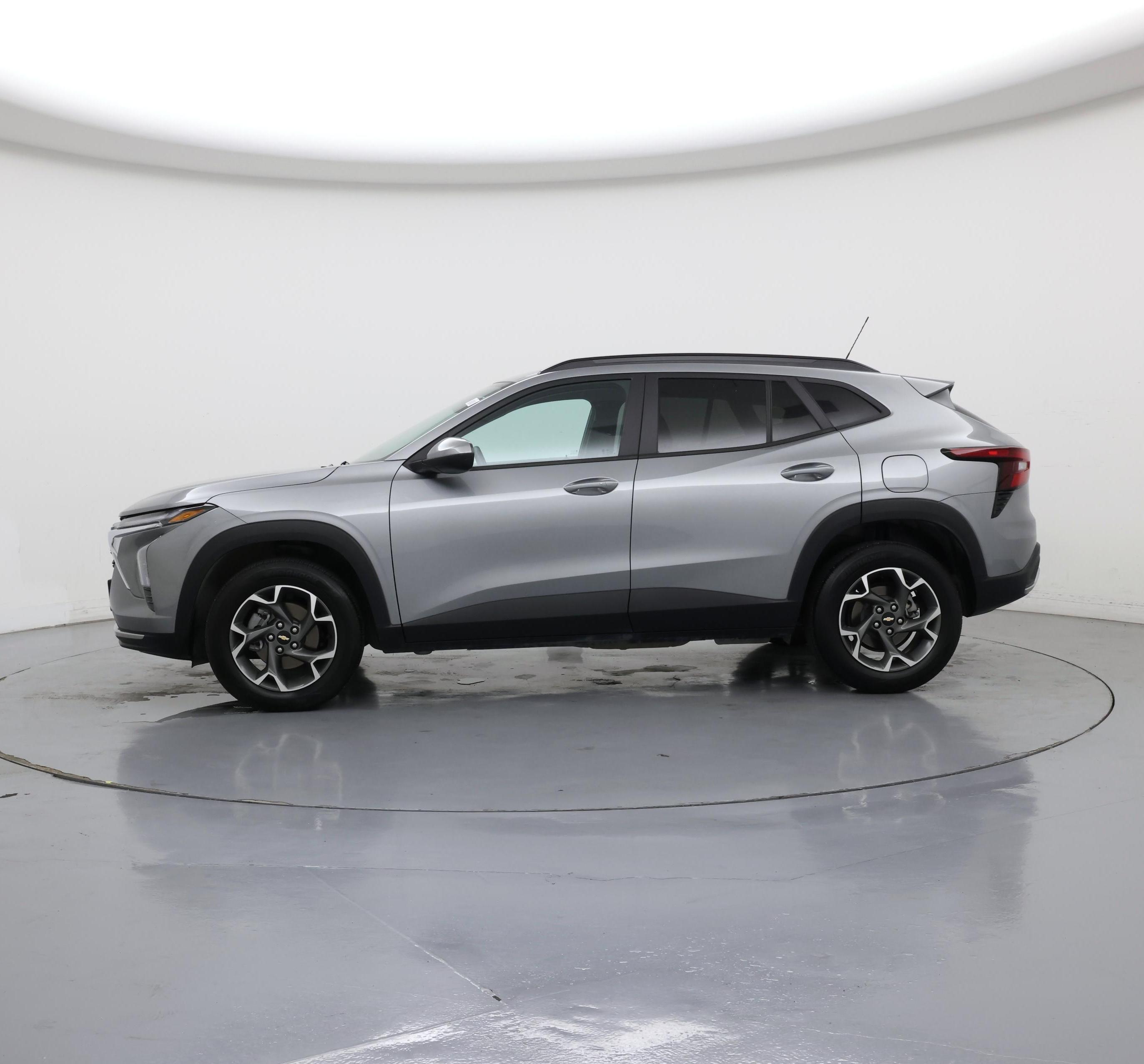 Thumbnail: 2024 Chevrolet Trax - 3