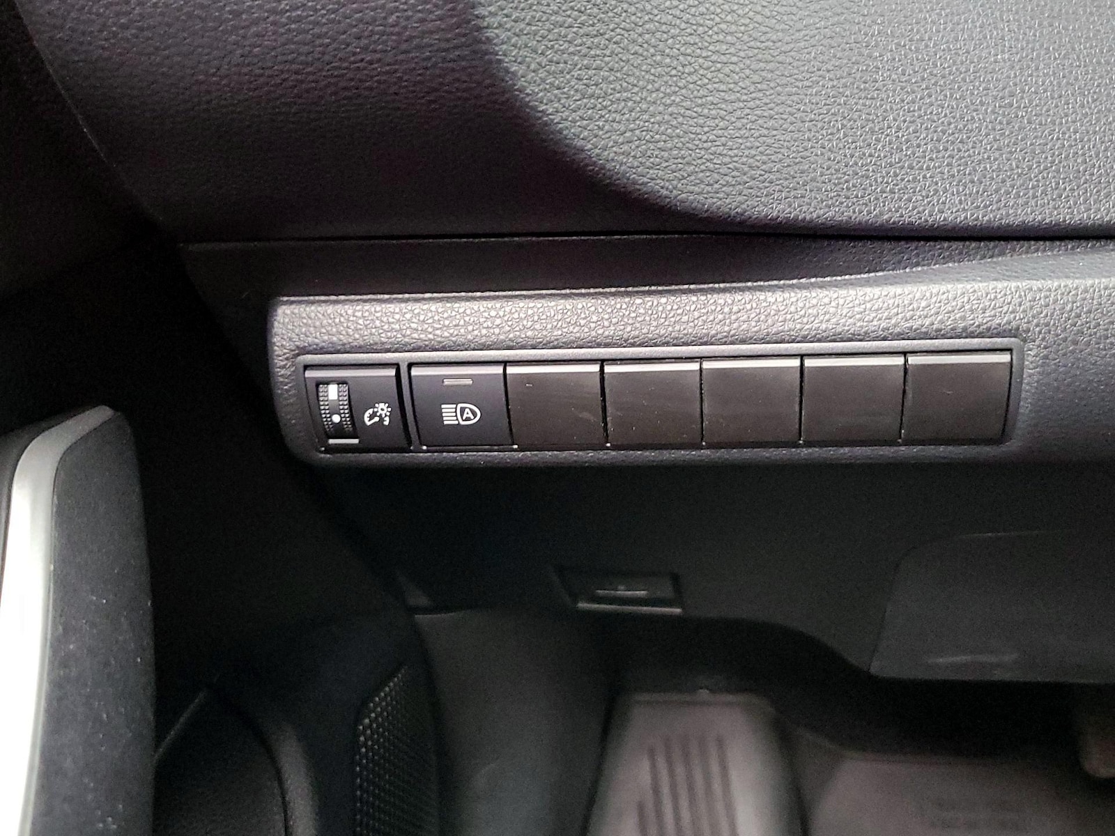 2024 Toyota Corolla SE - Photo 14