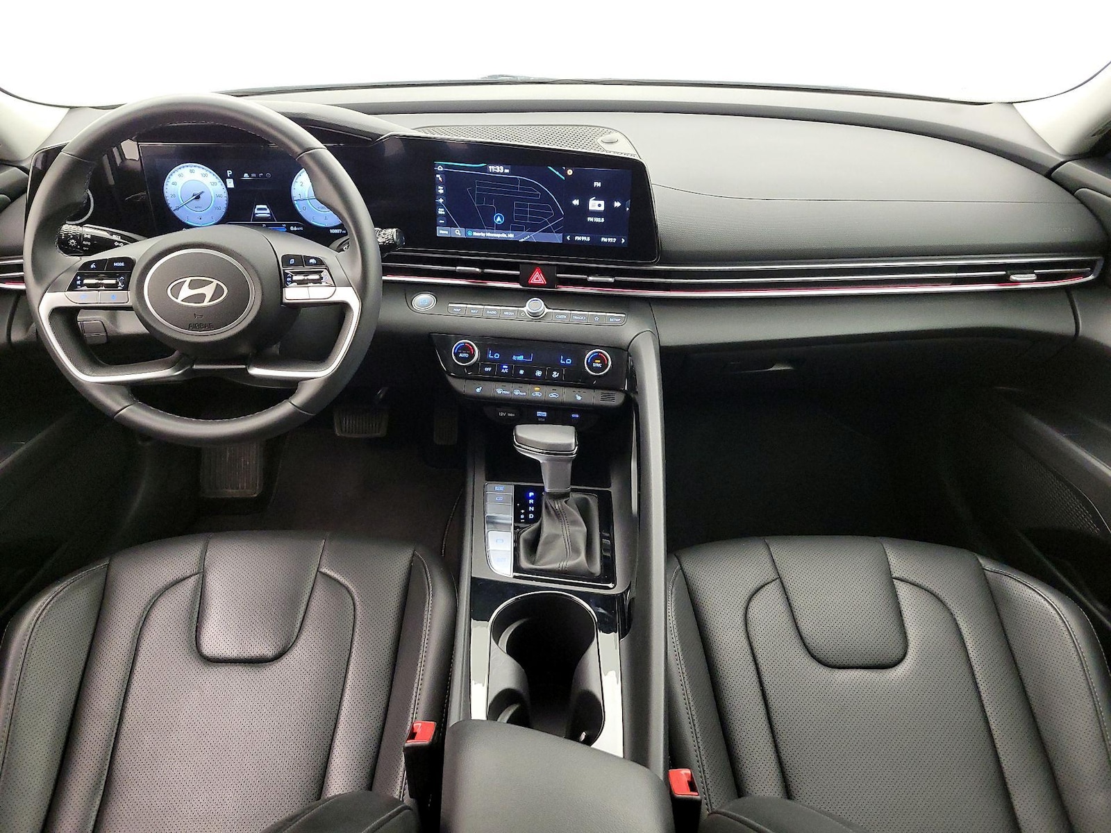 2025 Hyundai Elantra Limited - Photo 10