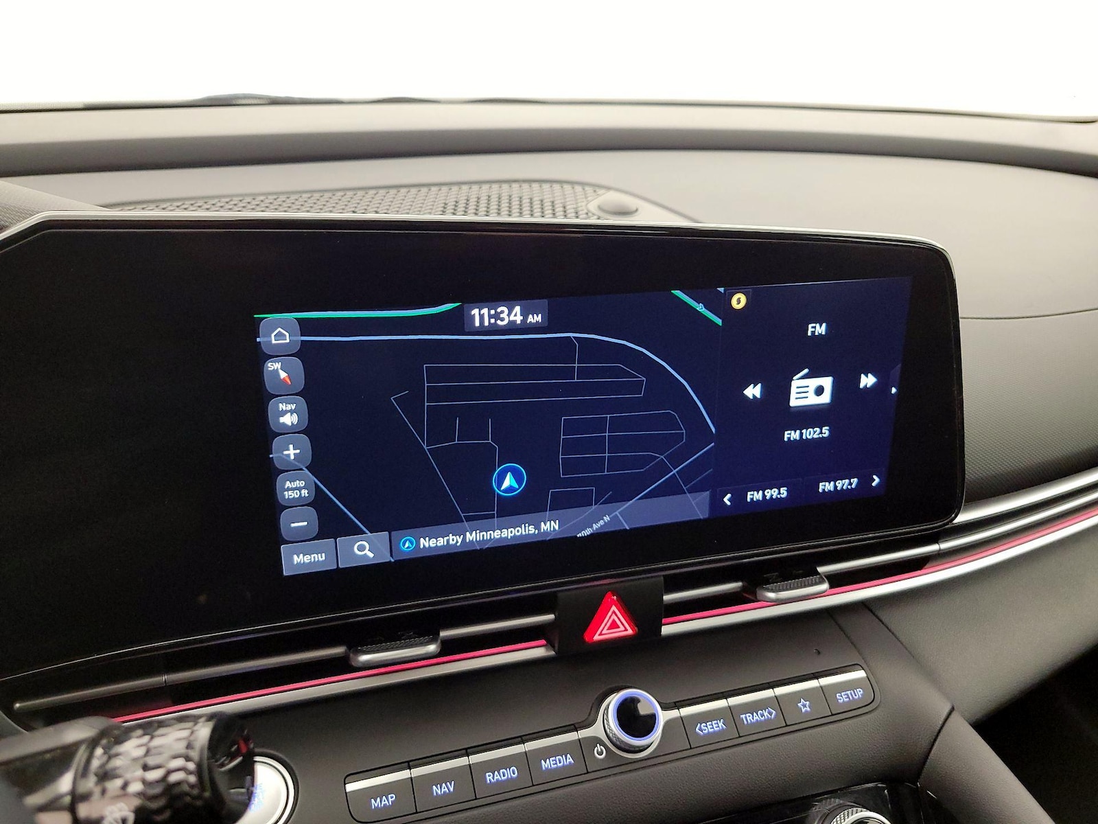 2025 Hyundai Elantra Limited - Photo 15