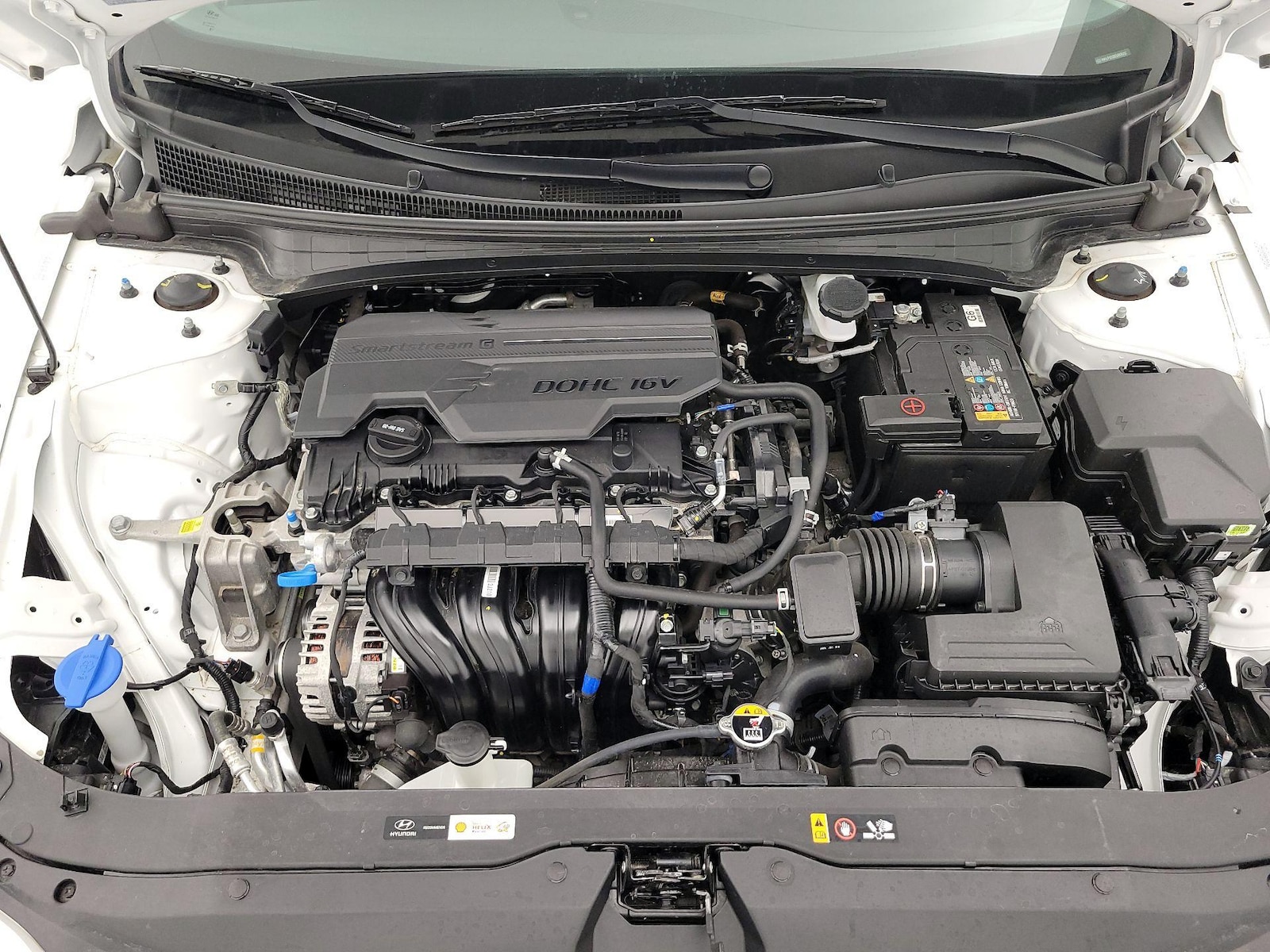 2025 Hyundai Elantra Limited - Photo 24