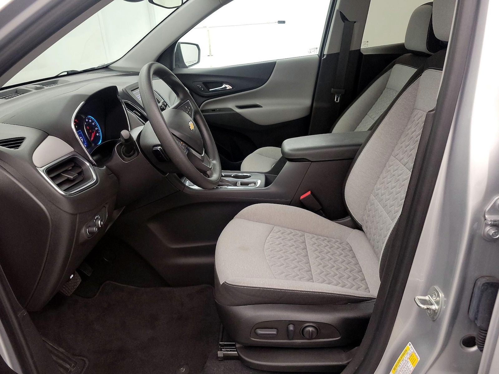 2022 Chevrolet Equinox LT - Photo 12