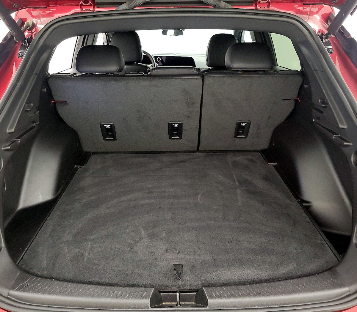 Trunk/Cargo (Seats Up)