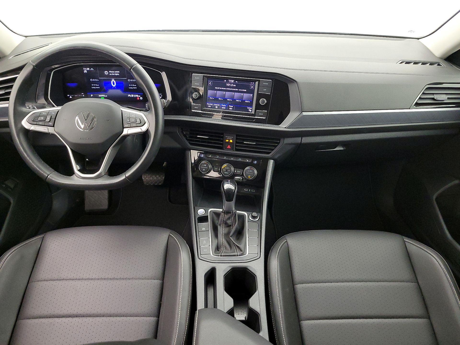 Thumbnail: 2024 Volkswagen Jetta - 9