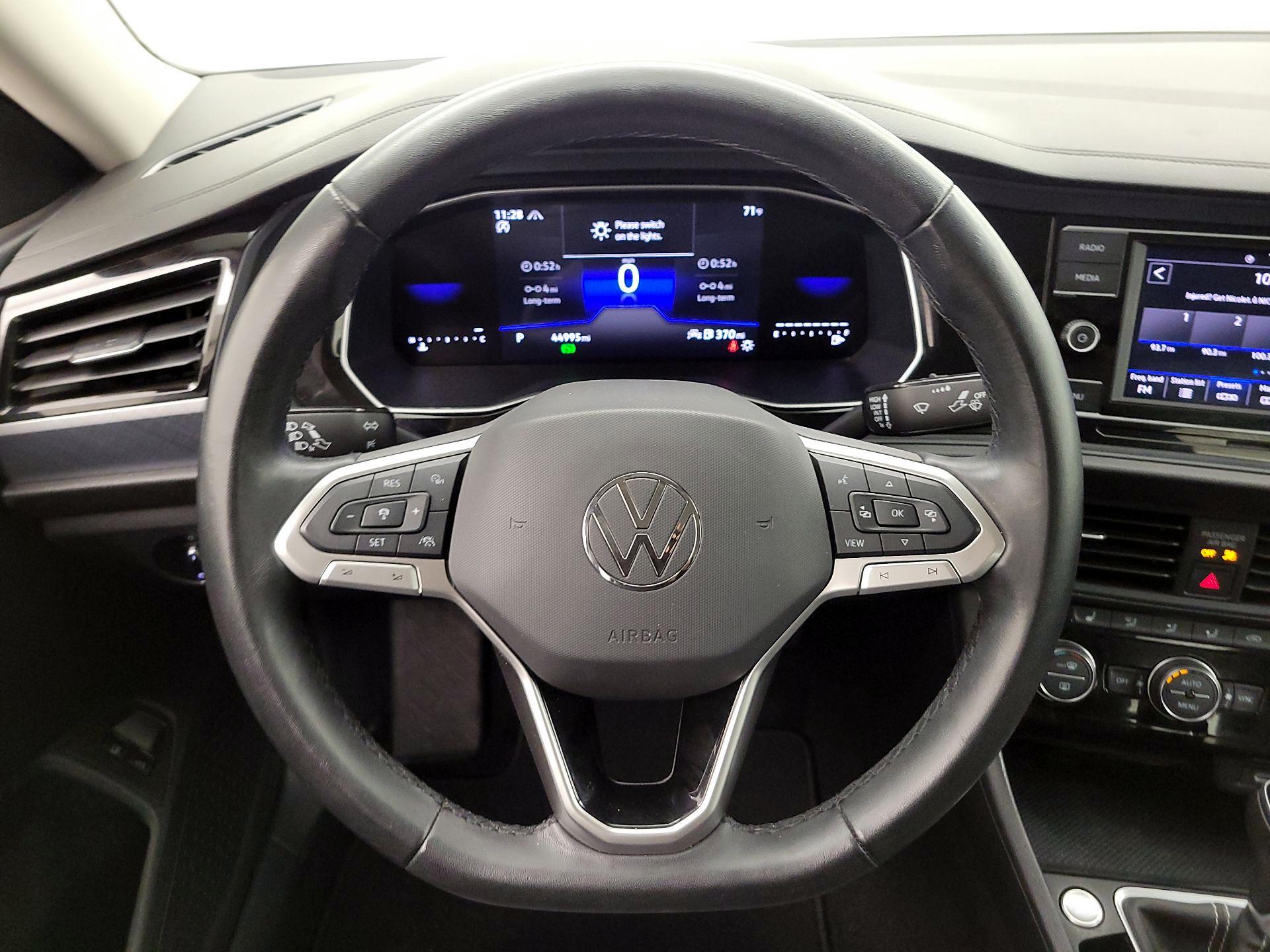 Thumbnail: 2024 Volkswagen Jetta - 10