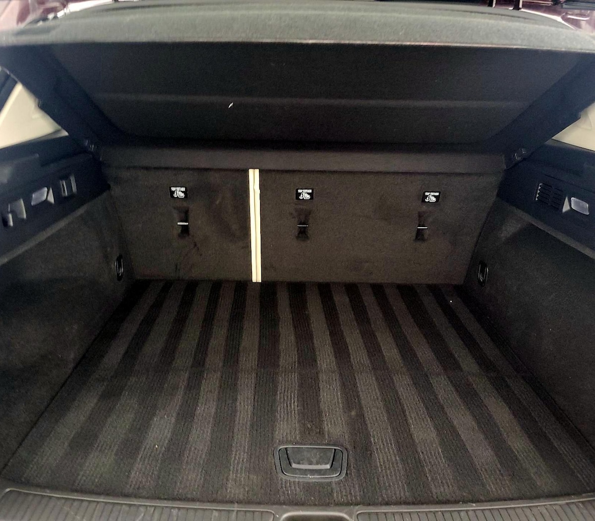 Trunk/Cargo (Seats Up)