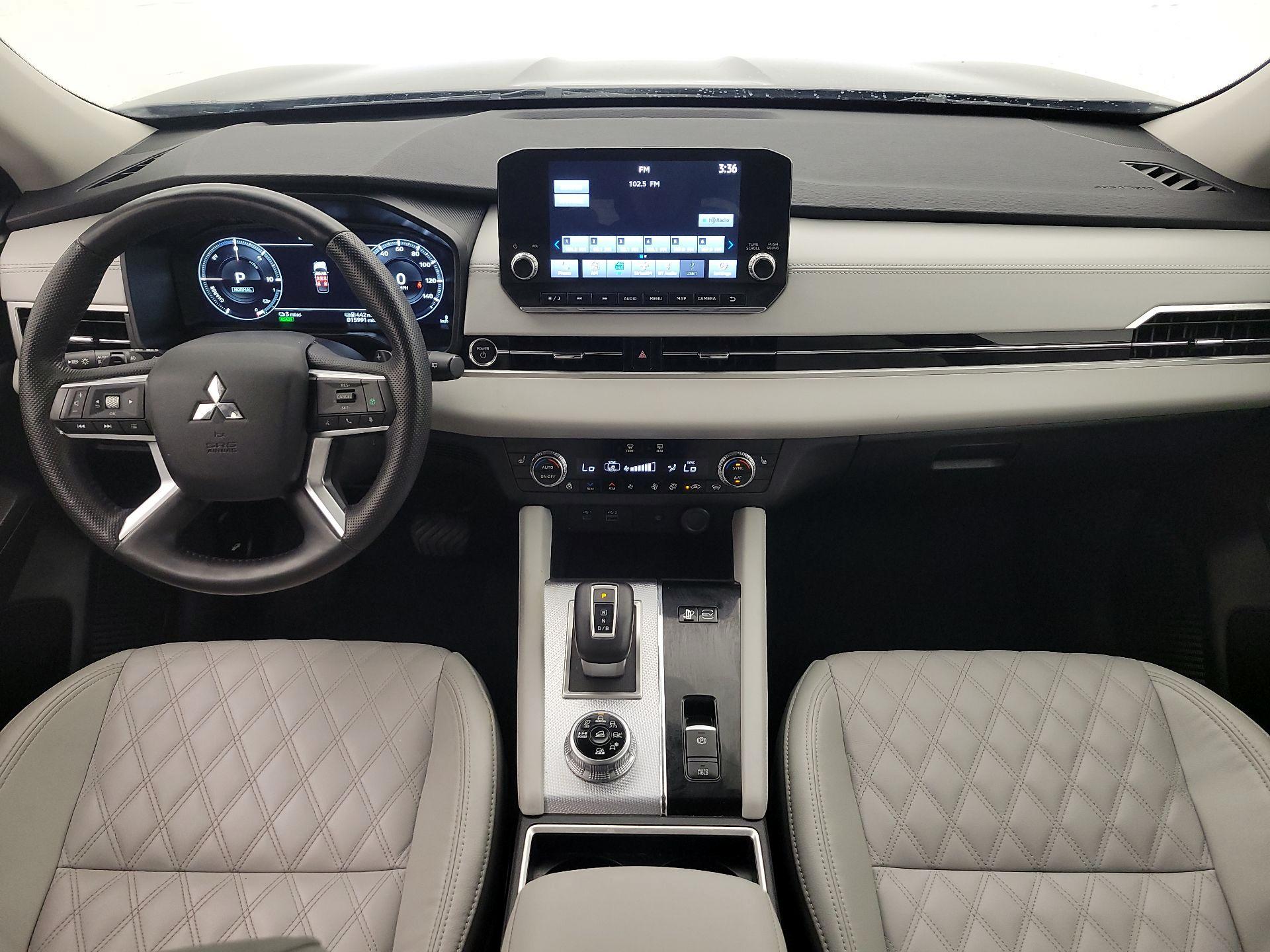 Thumbnail: 2025 Mitsubishi Outlander - 9