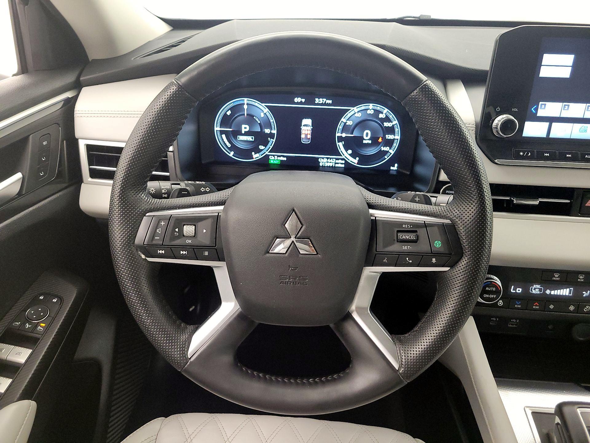 Thumbnail: 2025 Mitsubishi Outlander - 10