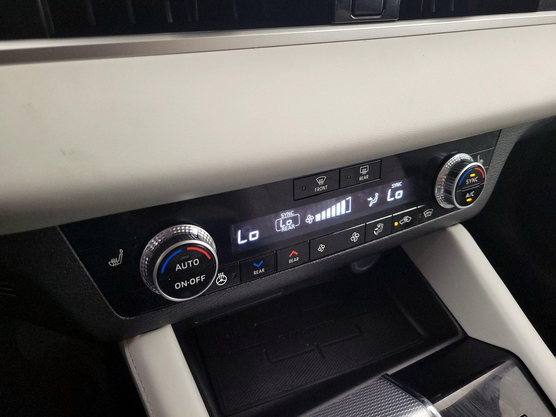 Thumbnail: 2025 Mitsubishi Outlander - 17