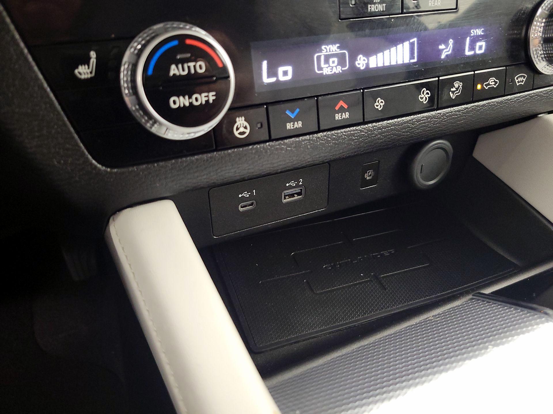 Thumbnail: 2025 Mitsubishi Outlander - 19