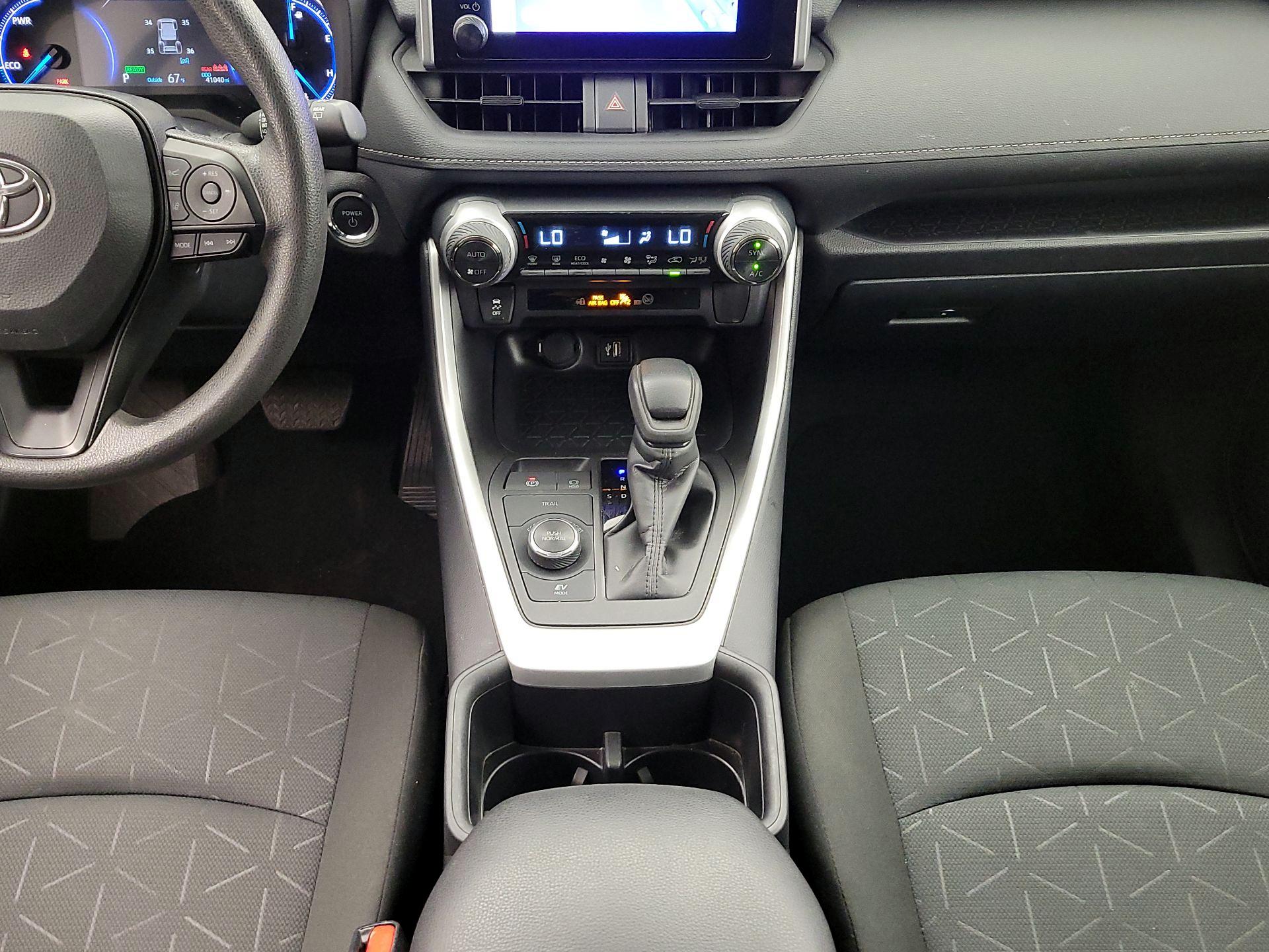 Thumbnail: 2025 Toyota RAV4 - 18