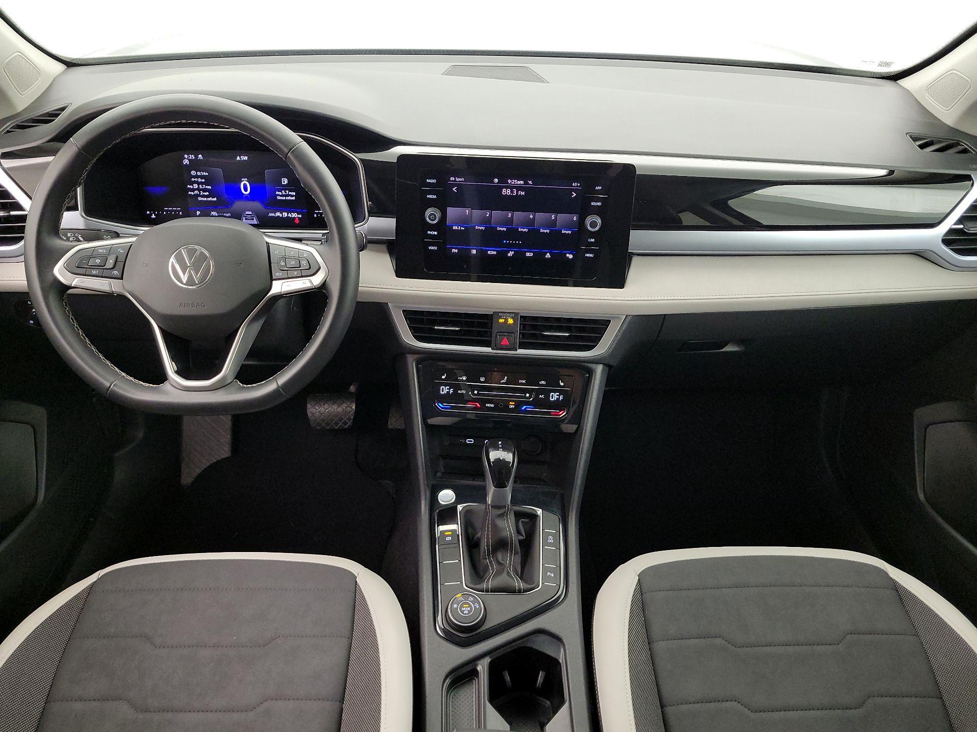 Thumbnail: 2025 Volkswagen Taos - 9