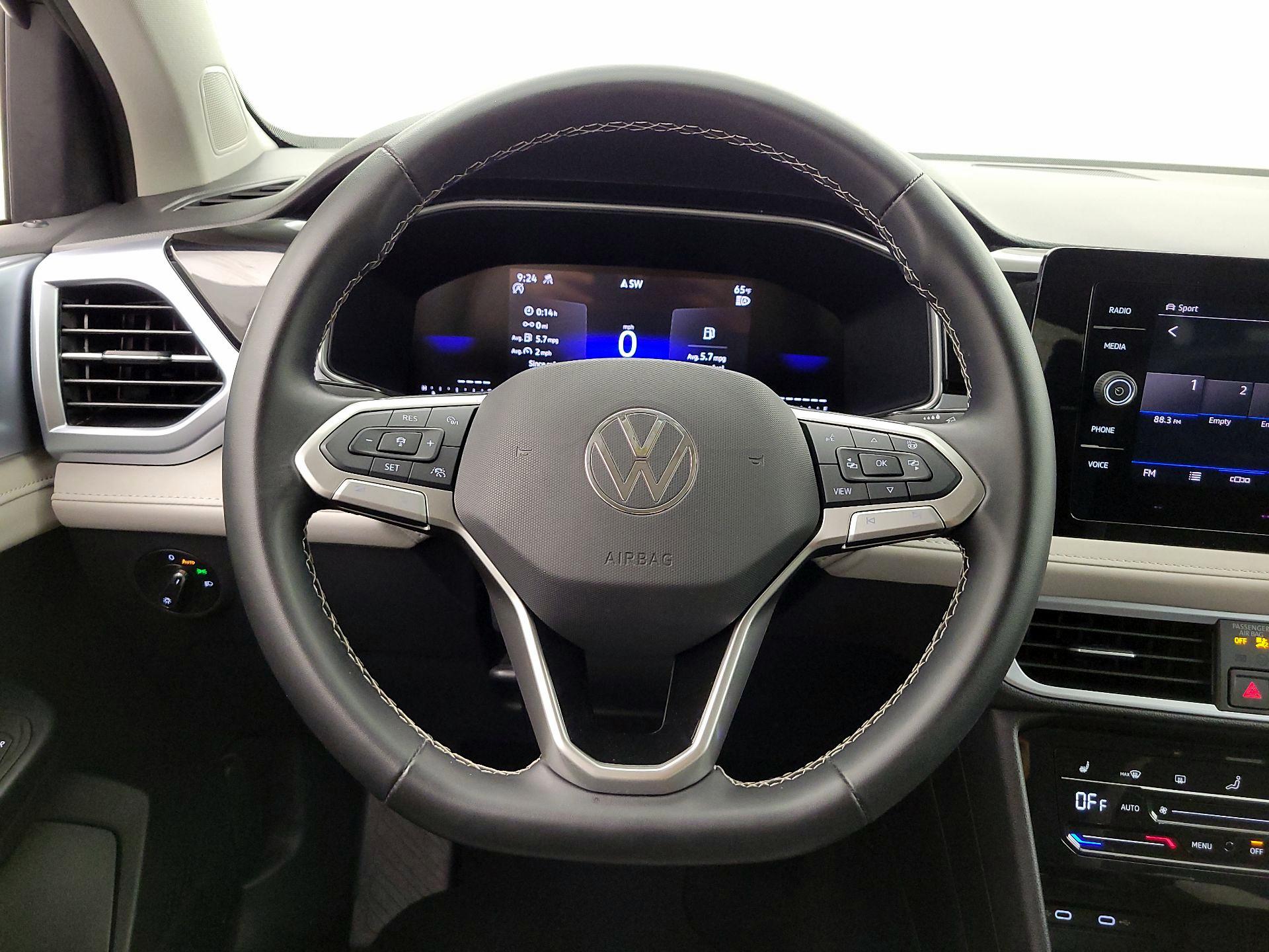 Thumbnail: 2025 Volkswagen Taos - 10