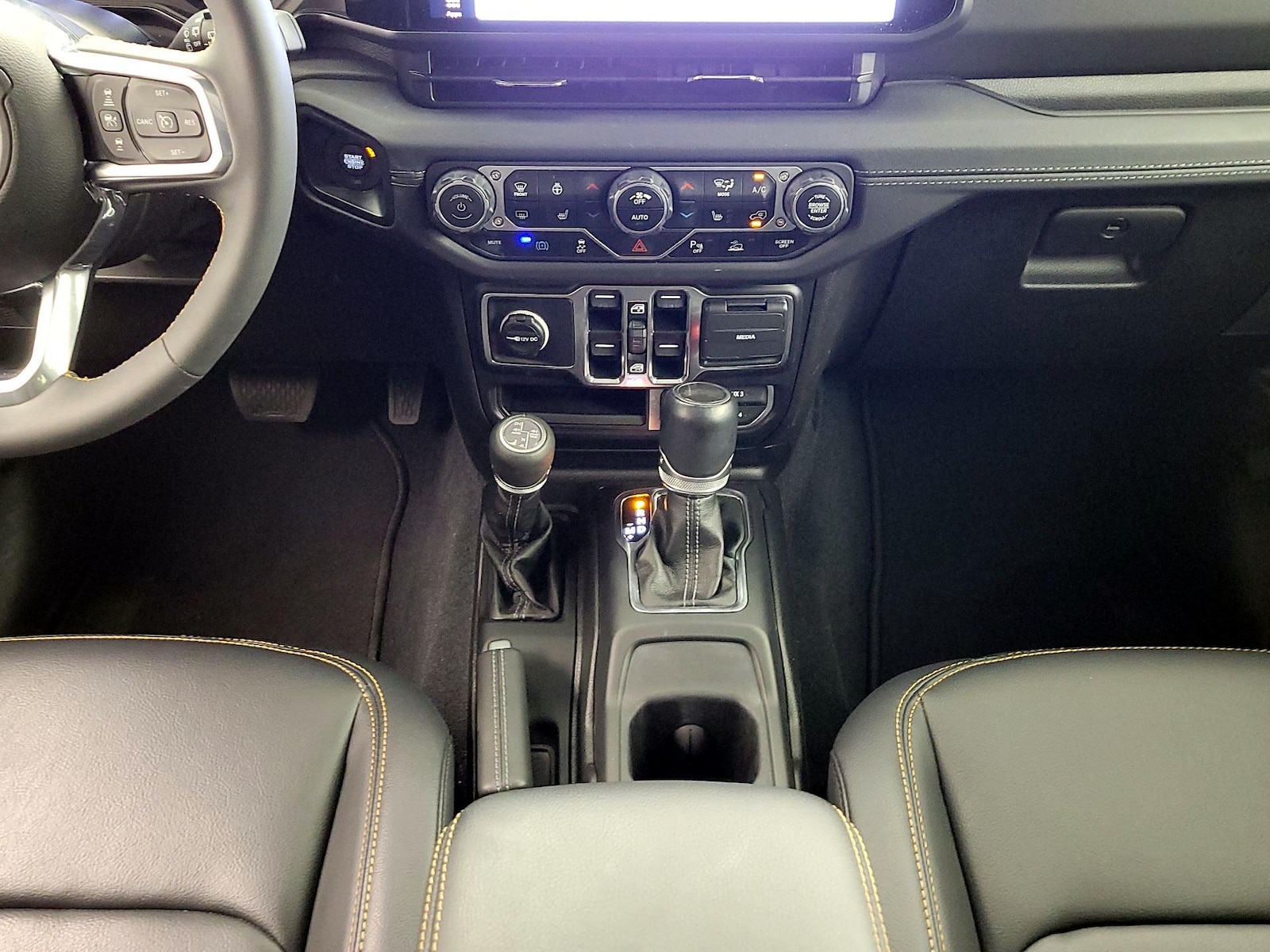 2024 Jeep Wrangler 4xe Sahara 4XE - Photo 19