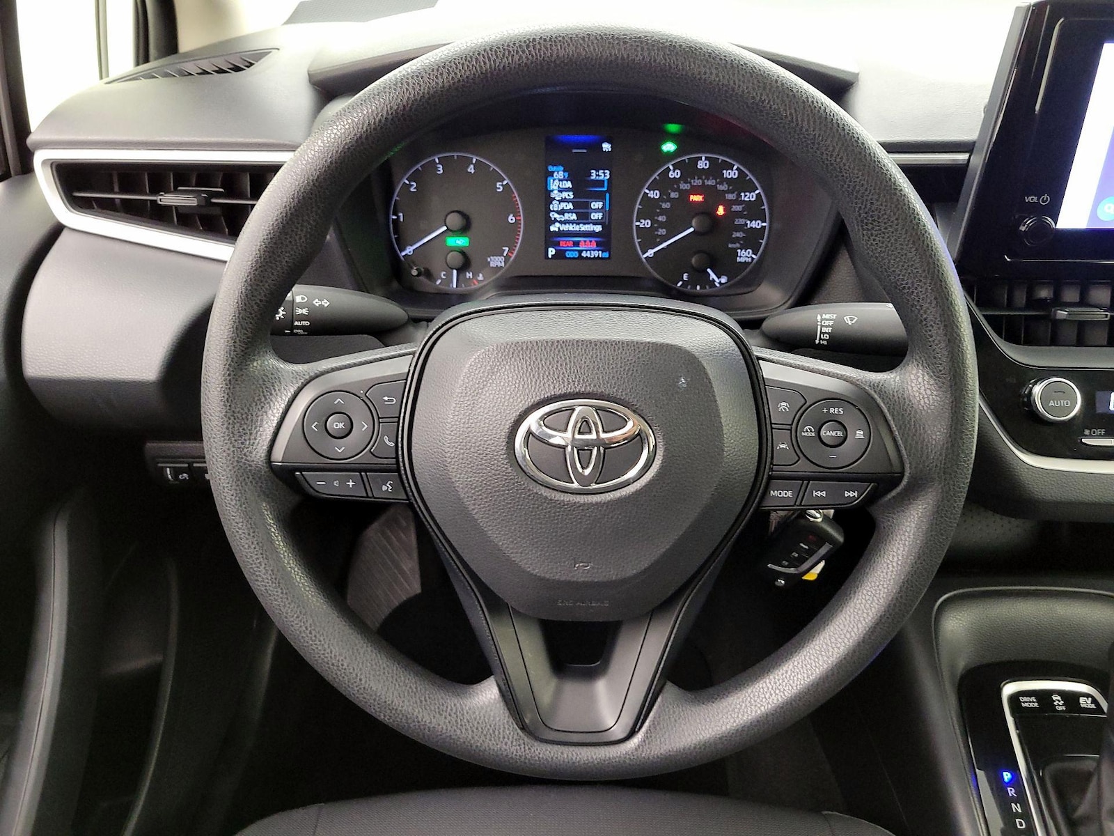 2024 Toyota Corolla LE - Photo 11