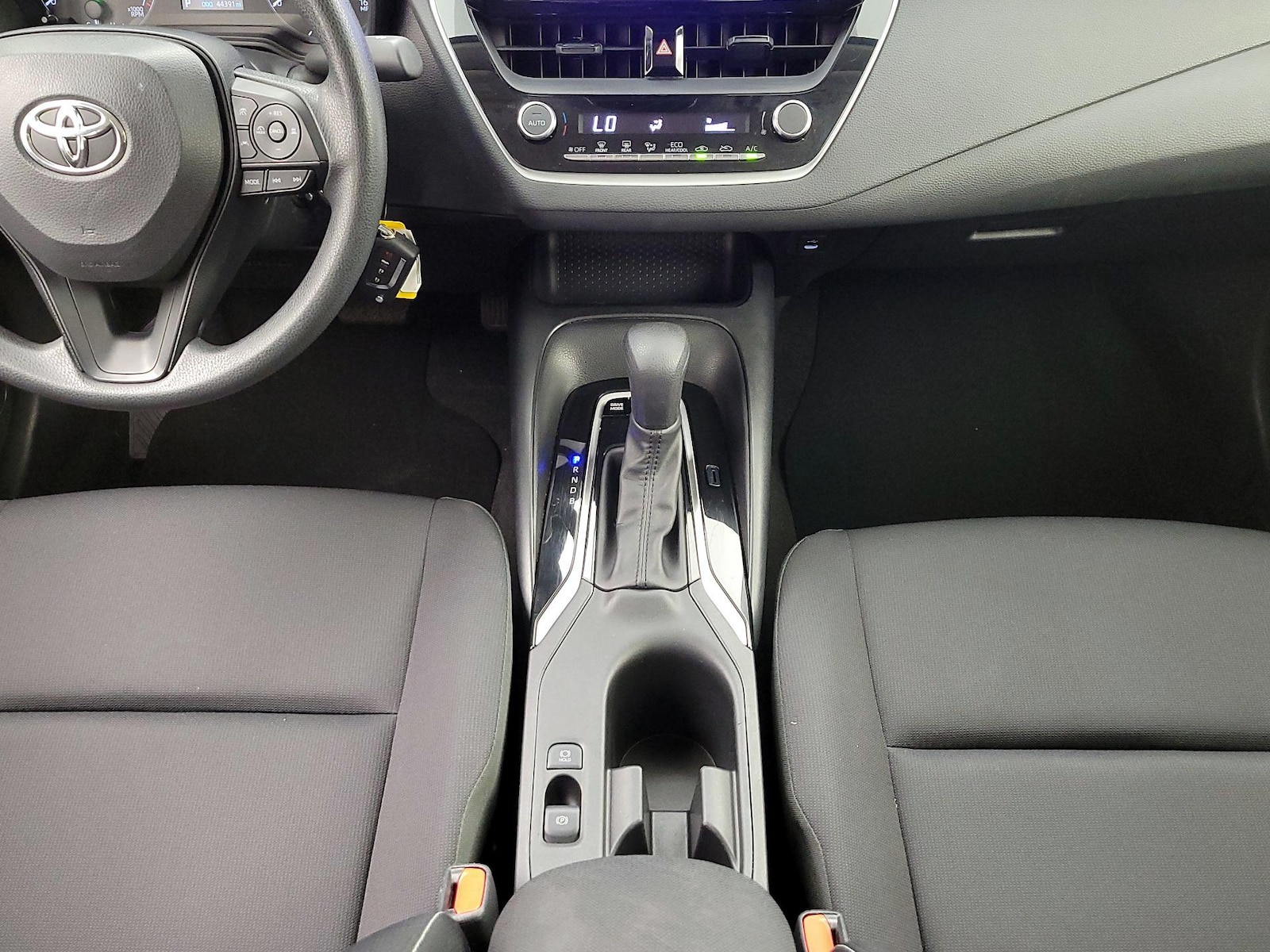 2024 Toyota Corolla LE - Photo 19