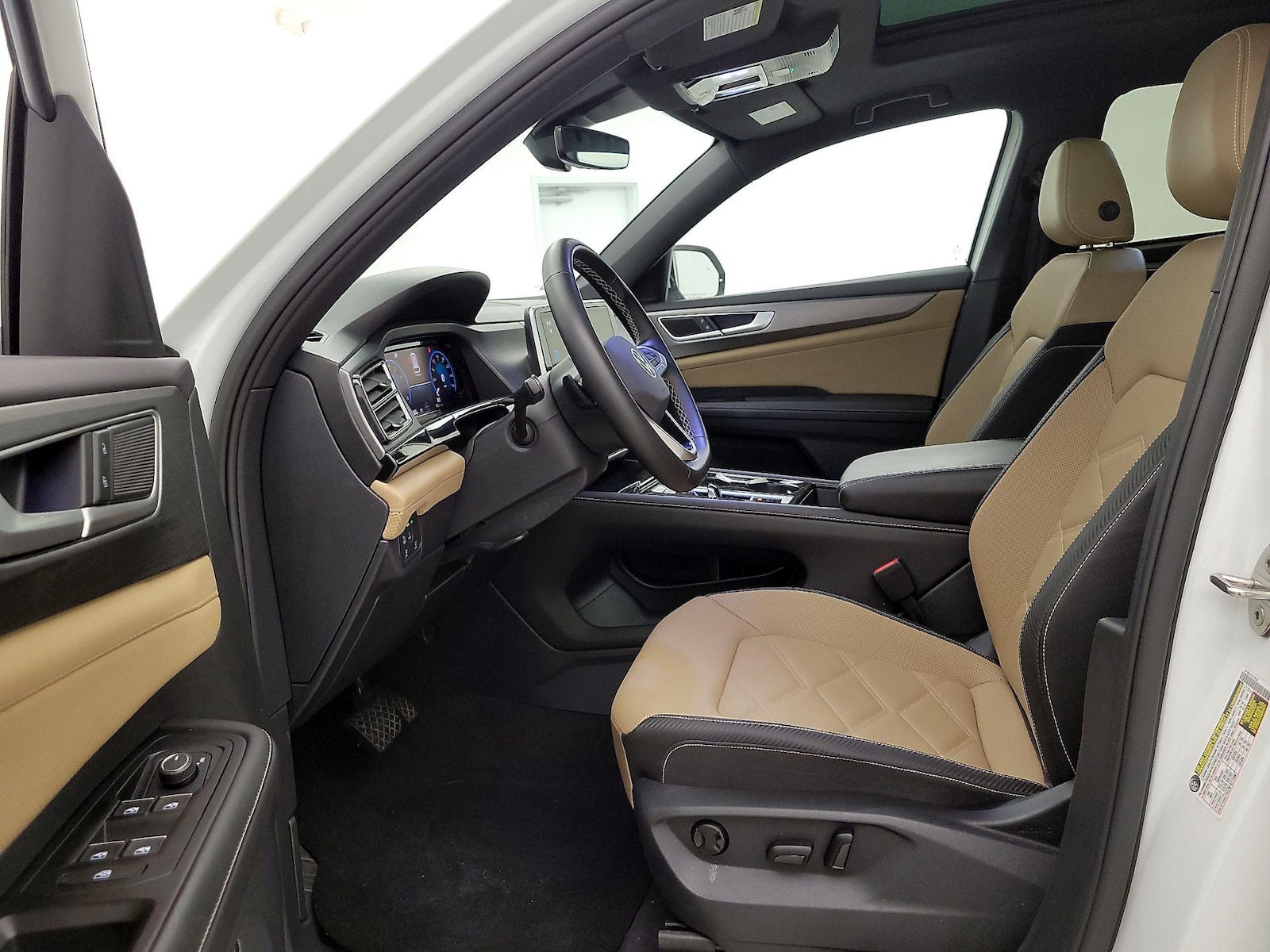 2025 Volkswagen Atlas Cross Sport SE w/Tech - Photo 12