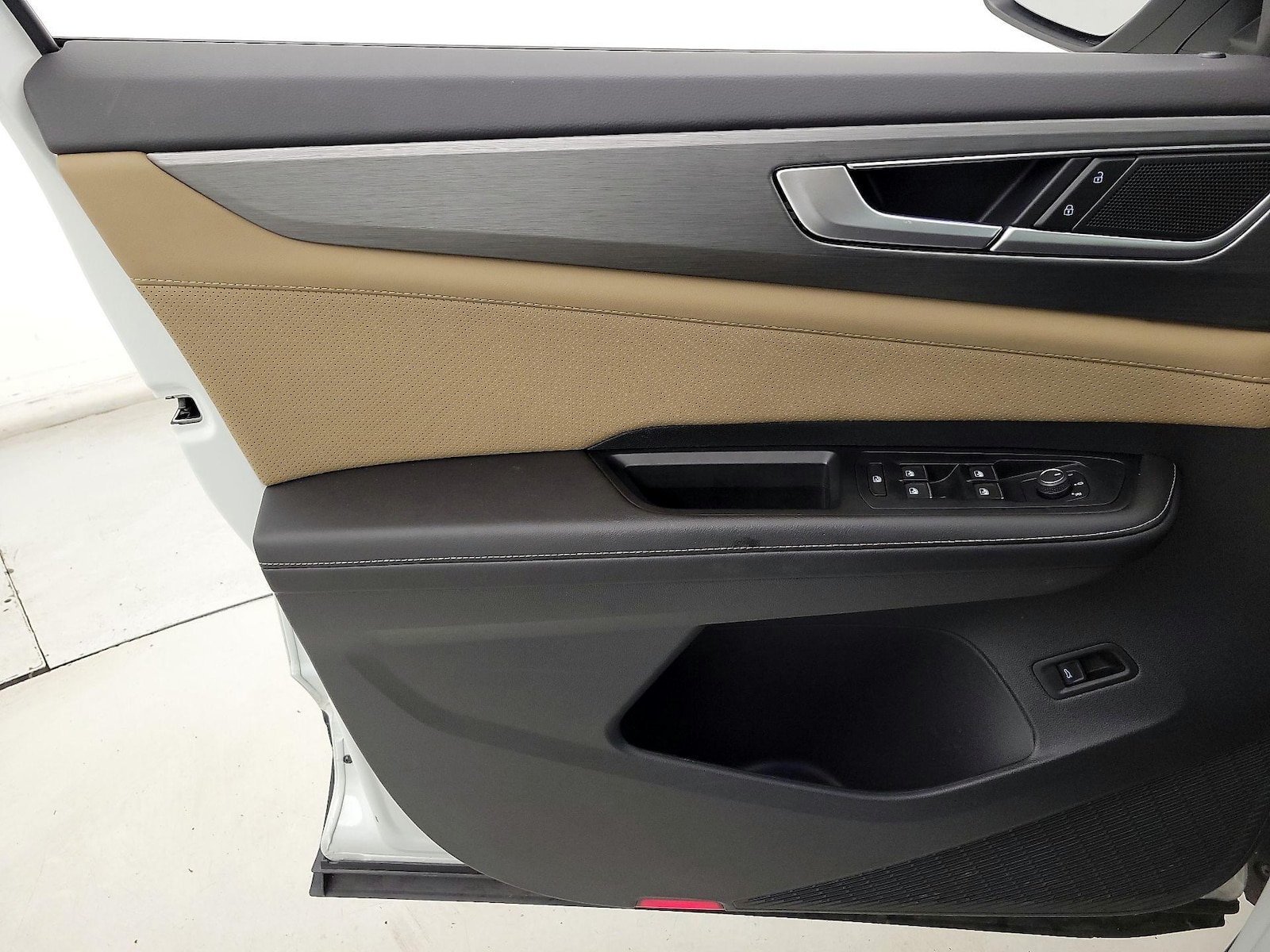 2025 Volkswagen Atlas Cross Sport SE w/Tech - Photo 13