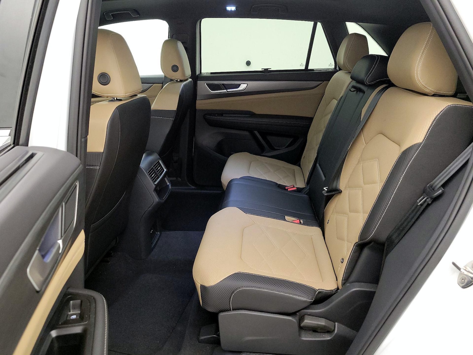 2025 Volkswagen Atlas Cross Sport SE w/Tech - Photo 22