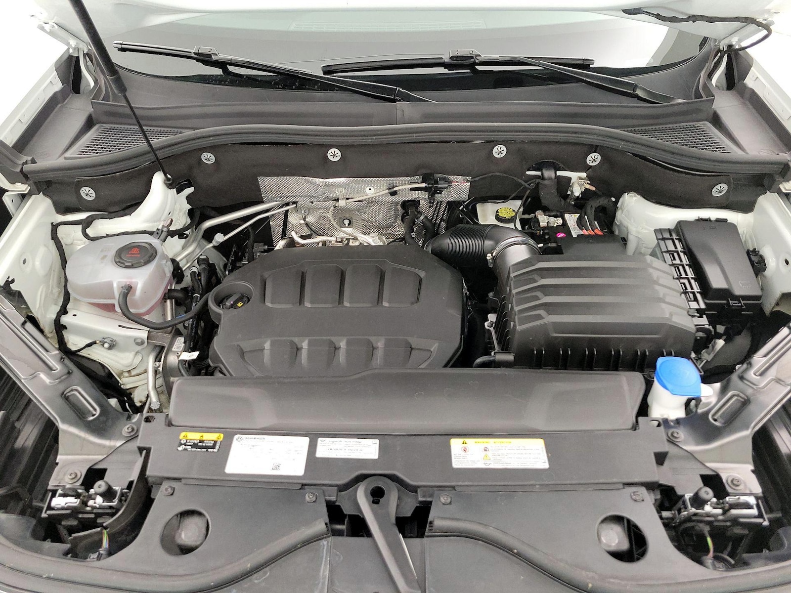 2025 Volkswagen Atlas Cross Sport SE w/Tech - Photo 24