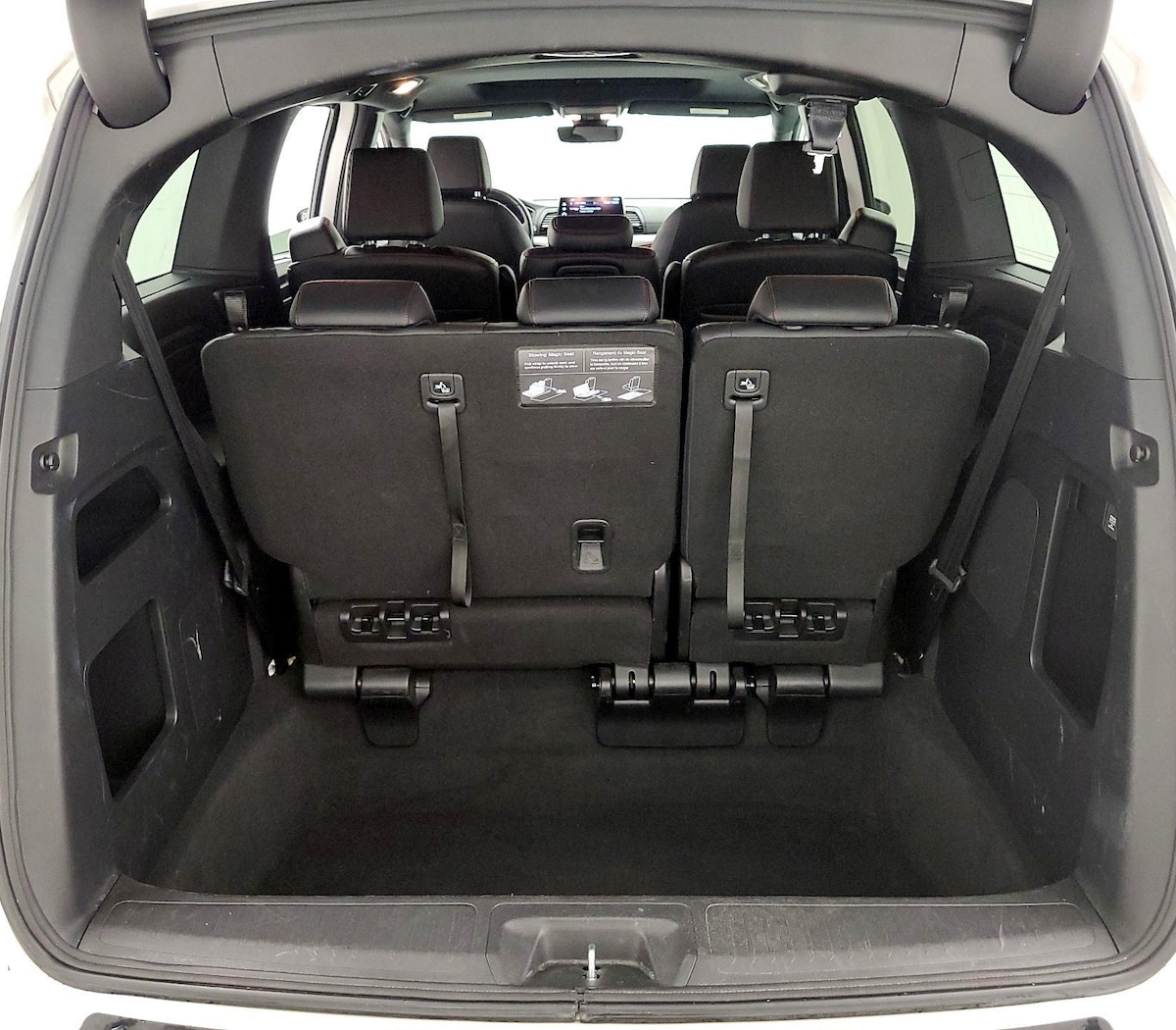 Trunk/Cargo (Seats Up)