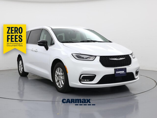 White 2024 Chrysler Pacifica Minivan Front-Wheel Drive Automatic