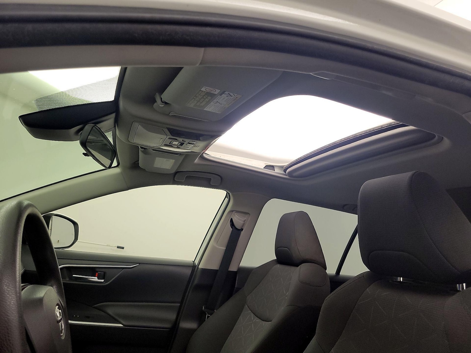 2021 Toyota RAV4 XLE - Photo 20