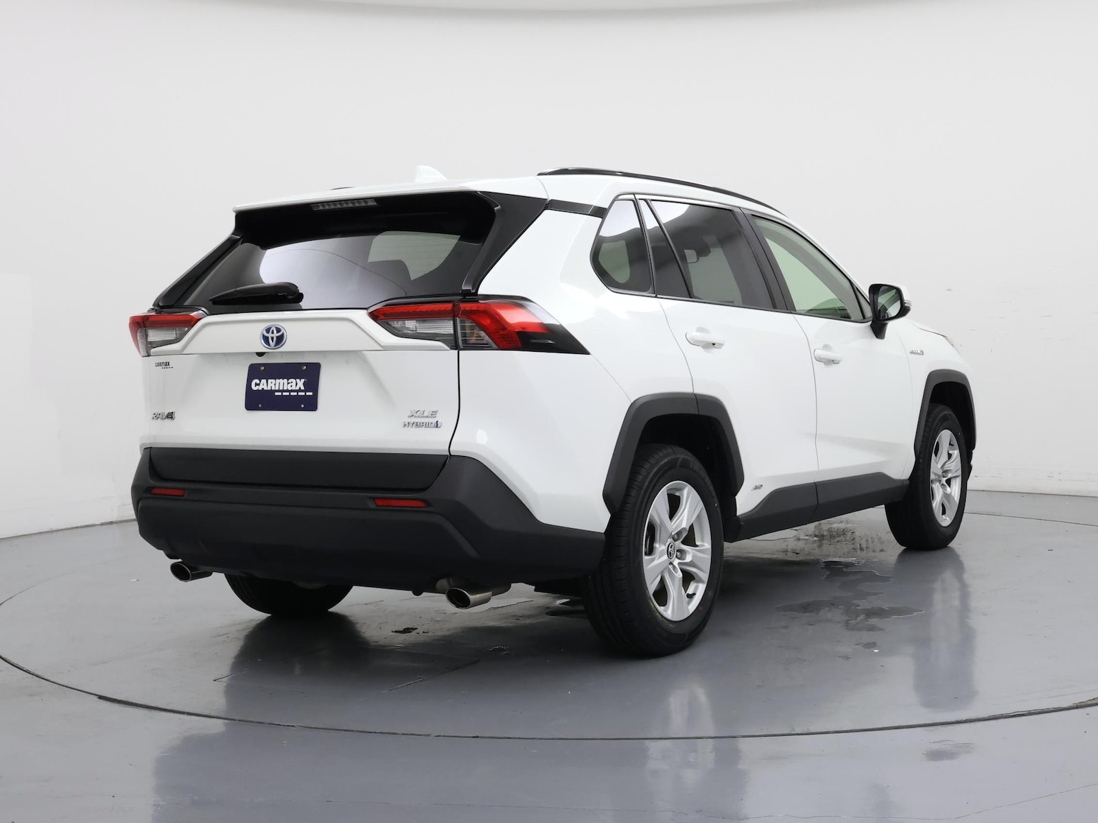 2021 Toyota RAV4 XLE - Photo 9
