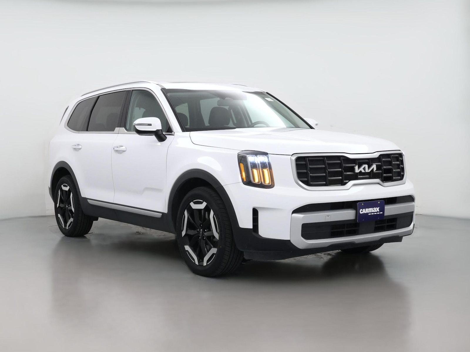 2025 Kia Telluride S - Photo 1