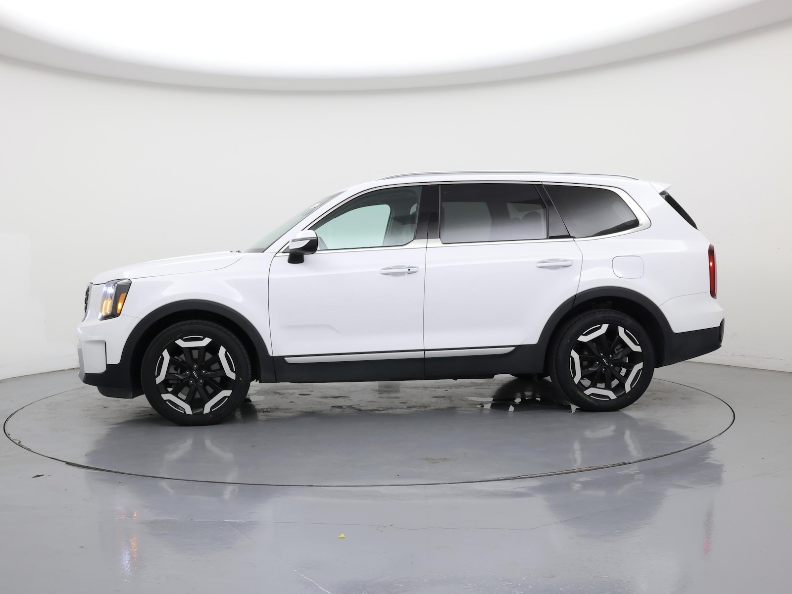 2025 Kia Telluride S - Photo 4